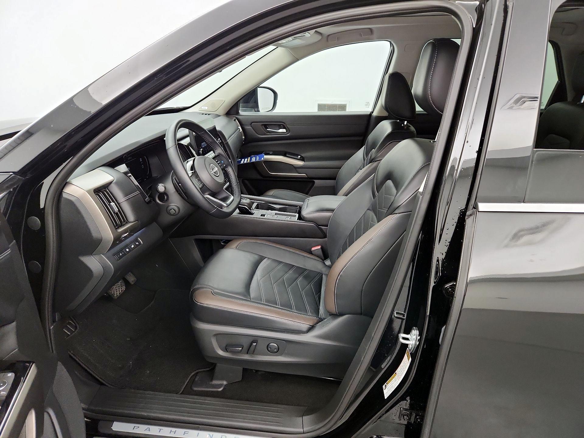 Thumbnail: 2024 Nissan Pathfinder - 11