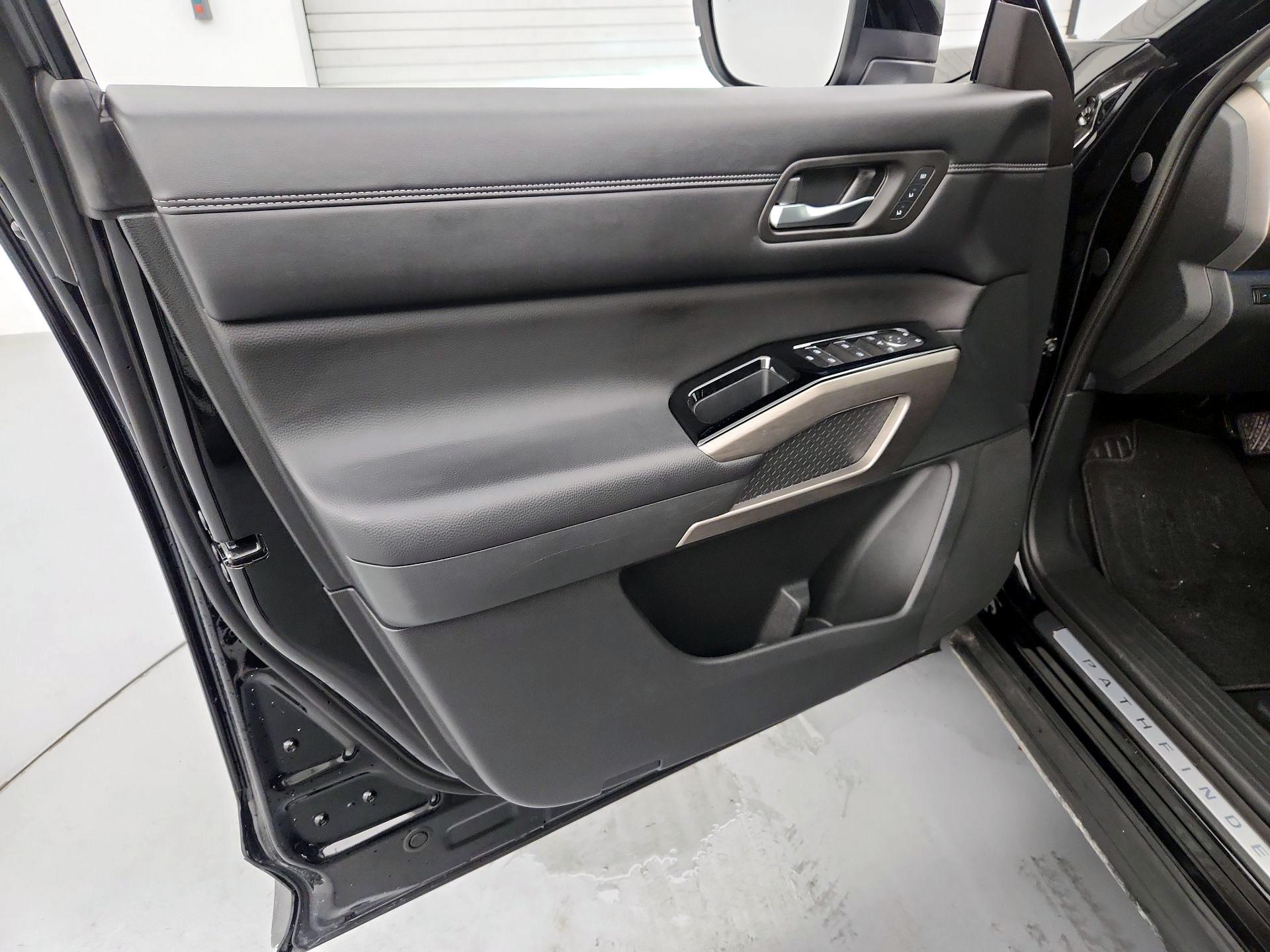 Thumbnail: 2024 Nissan Pathfinder - 12