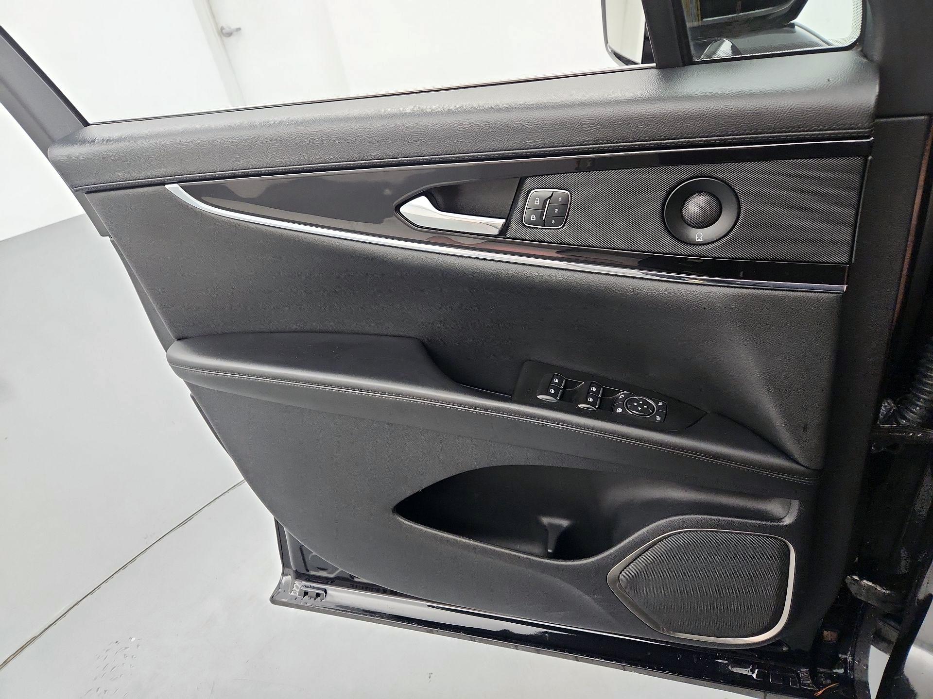 Thumbnail: 2021 Lincoln Nautilus - 12