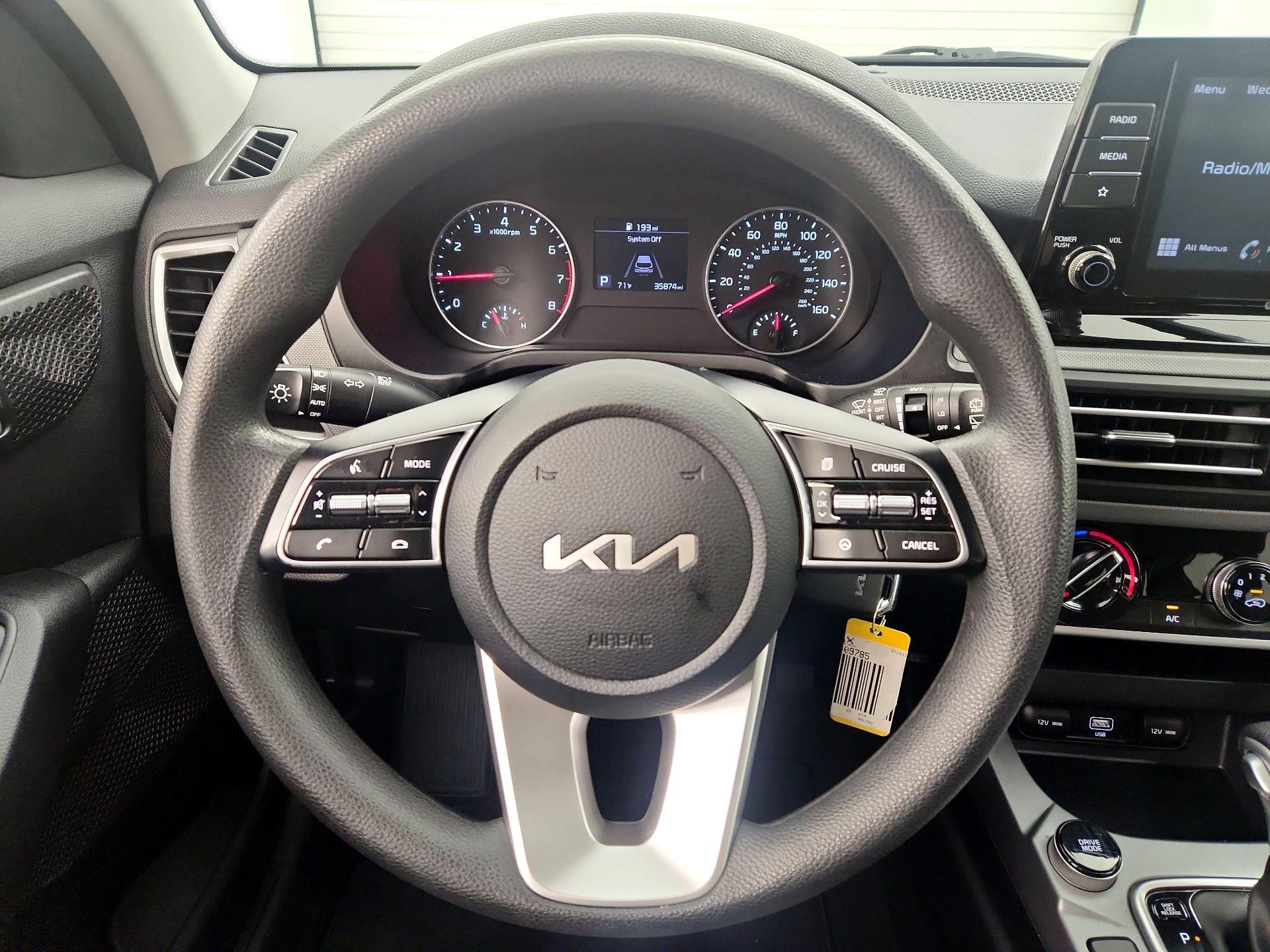 Thumbnail: 2023 Kia Seltos - 10