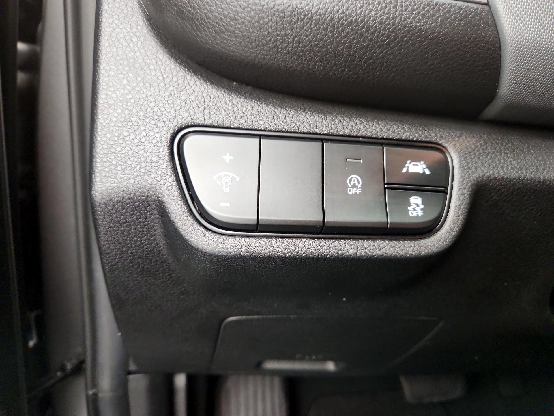 Thumbnail: 2023 Kia Seltos - 13