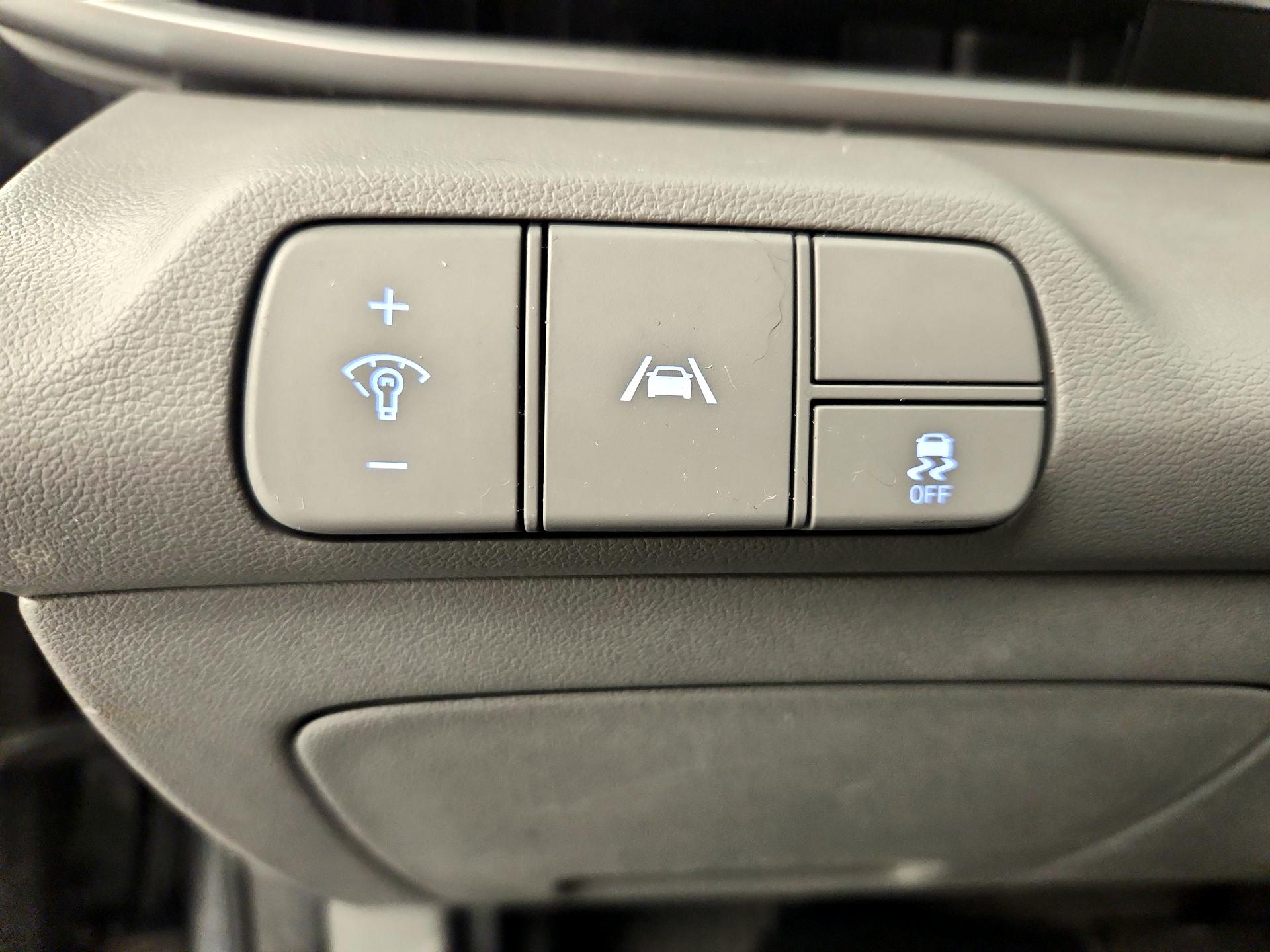 Thumbnail: 2023 Hyundai Elantra - 13