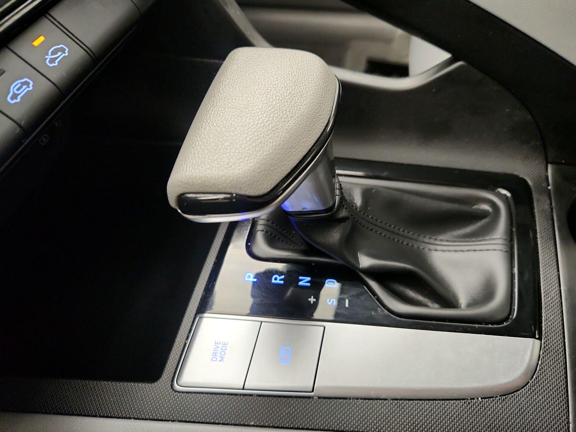 Thumbnail: 2023 Hyundai Elantra - 17