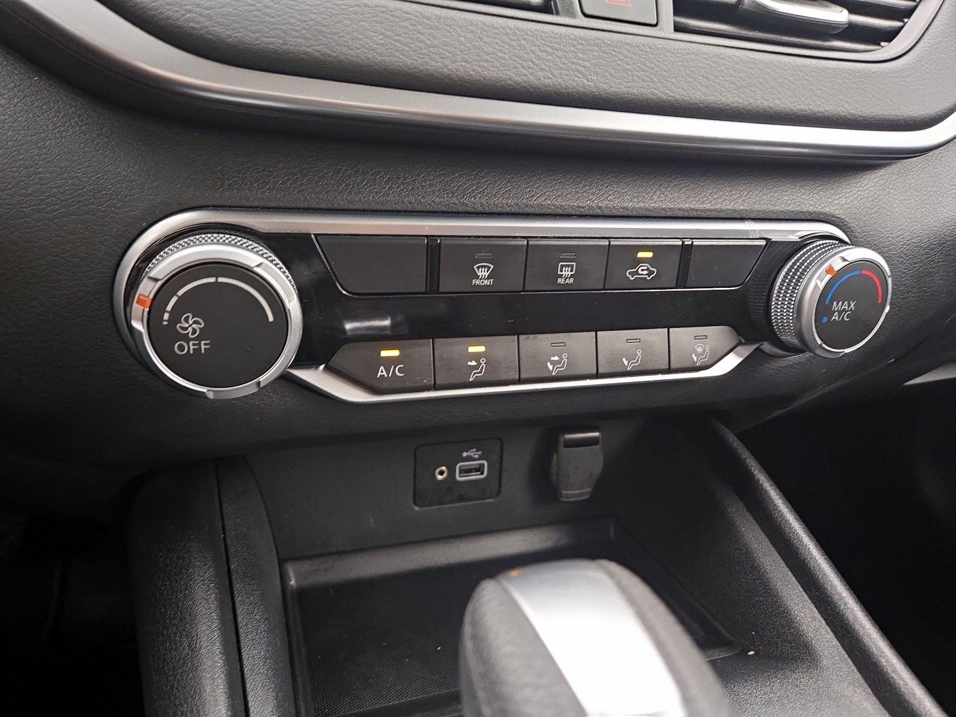 Thumbnail: 2022 Nissan Altima - 16