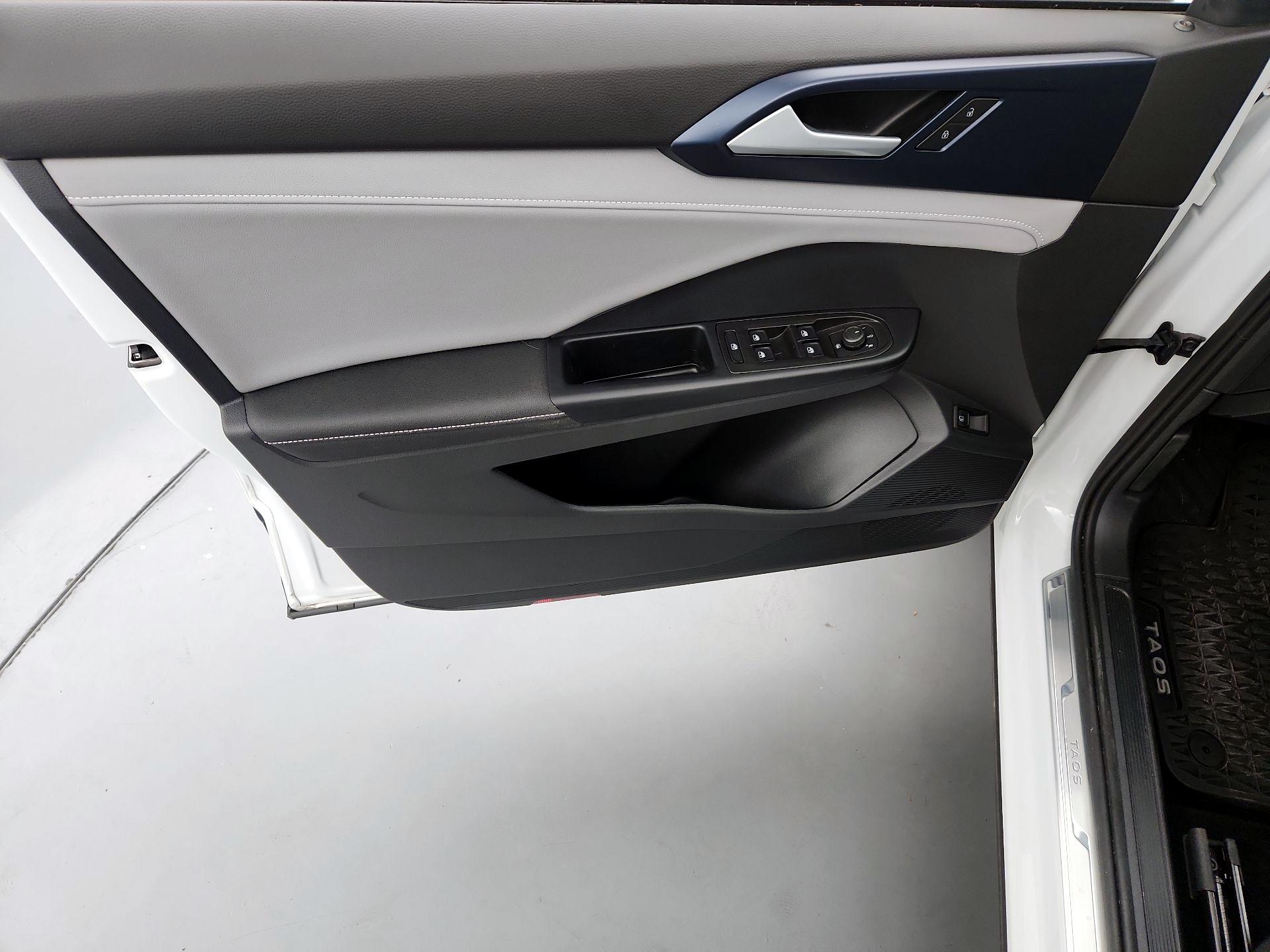 Thumbnail: 2024 Volkswagen Taos - 12