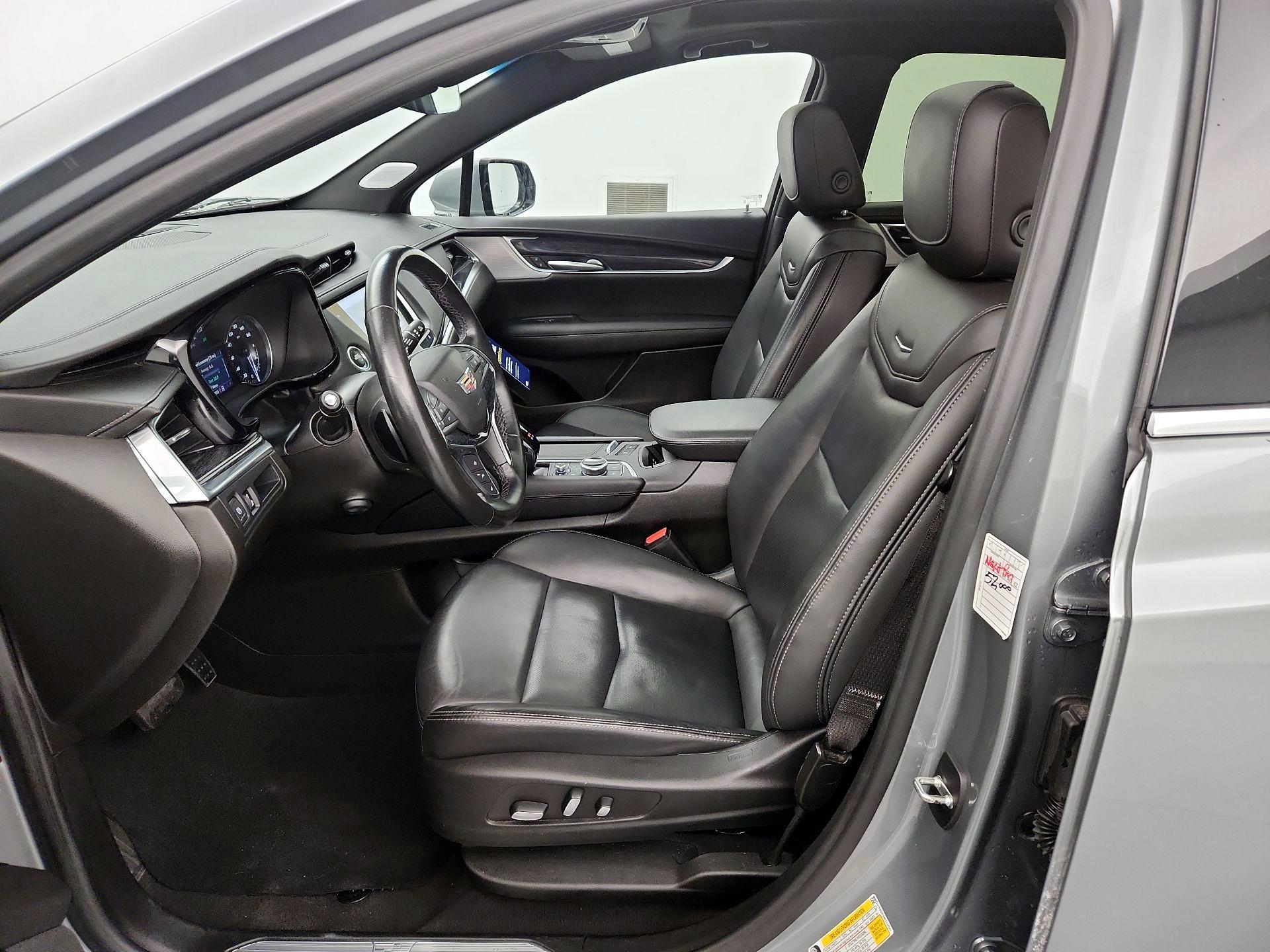 Thumbnail: 2023 Cadillac XT5 - 11