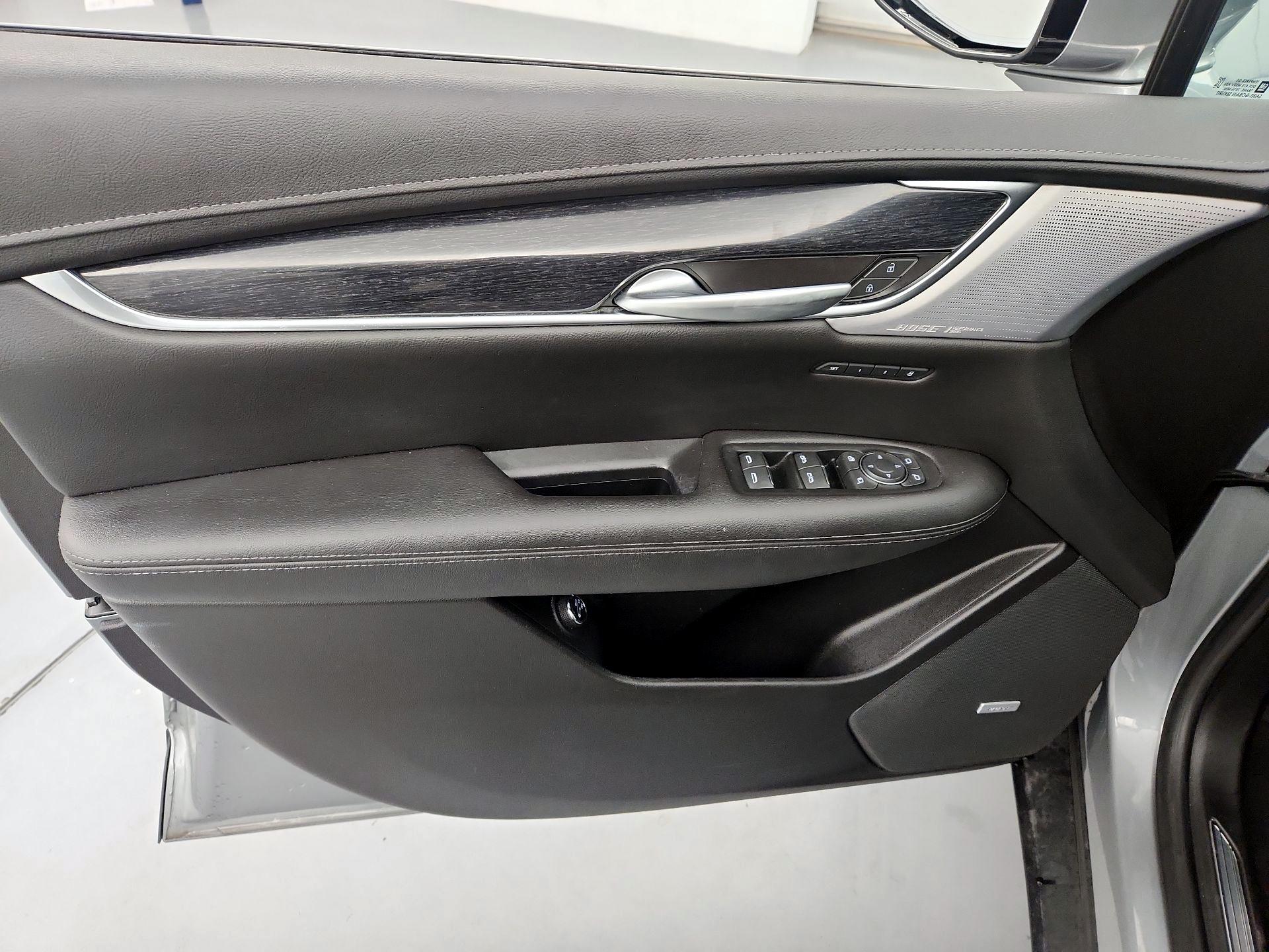 Thumbnail: 2023 Cadillac XT5 - 12