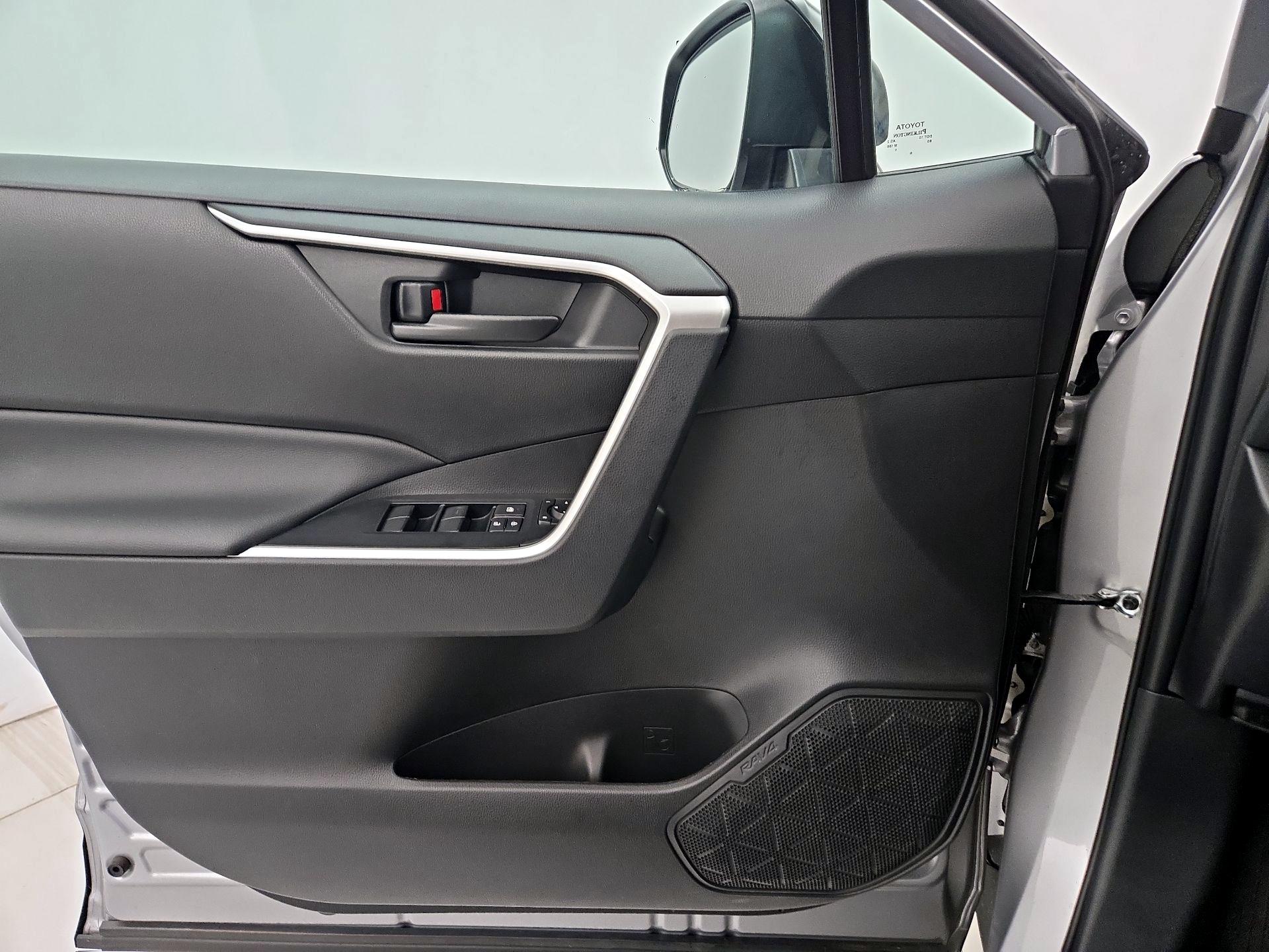 Thumbnail: 2025 Toyota RAV4 - 12