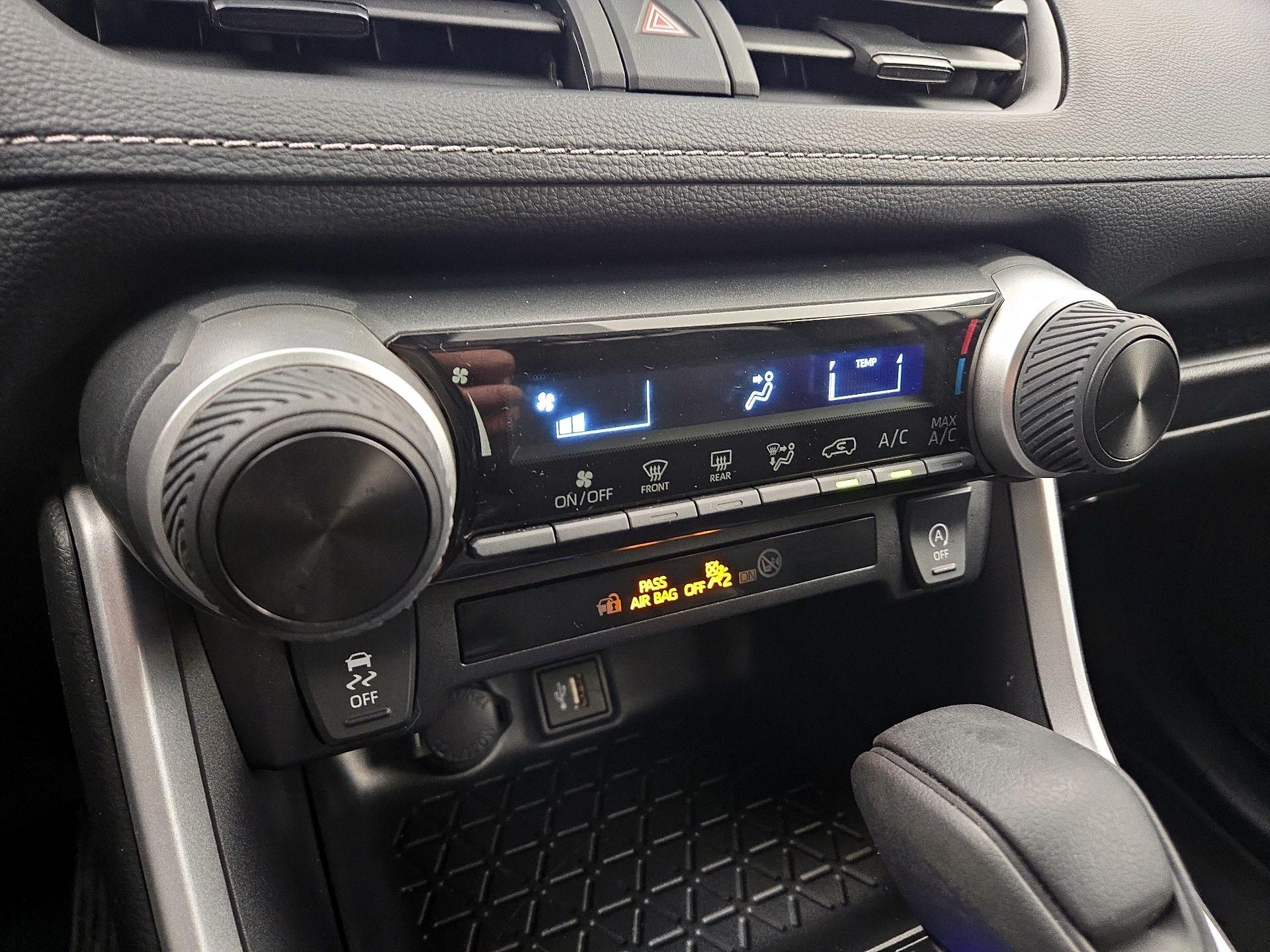 Thumbnail: 2025 Toyota RAV4 - 16