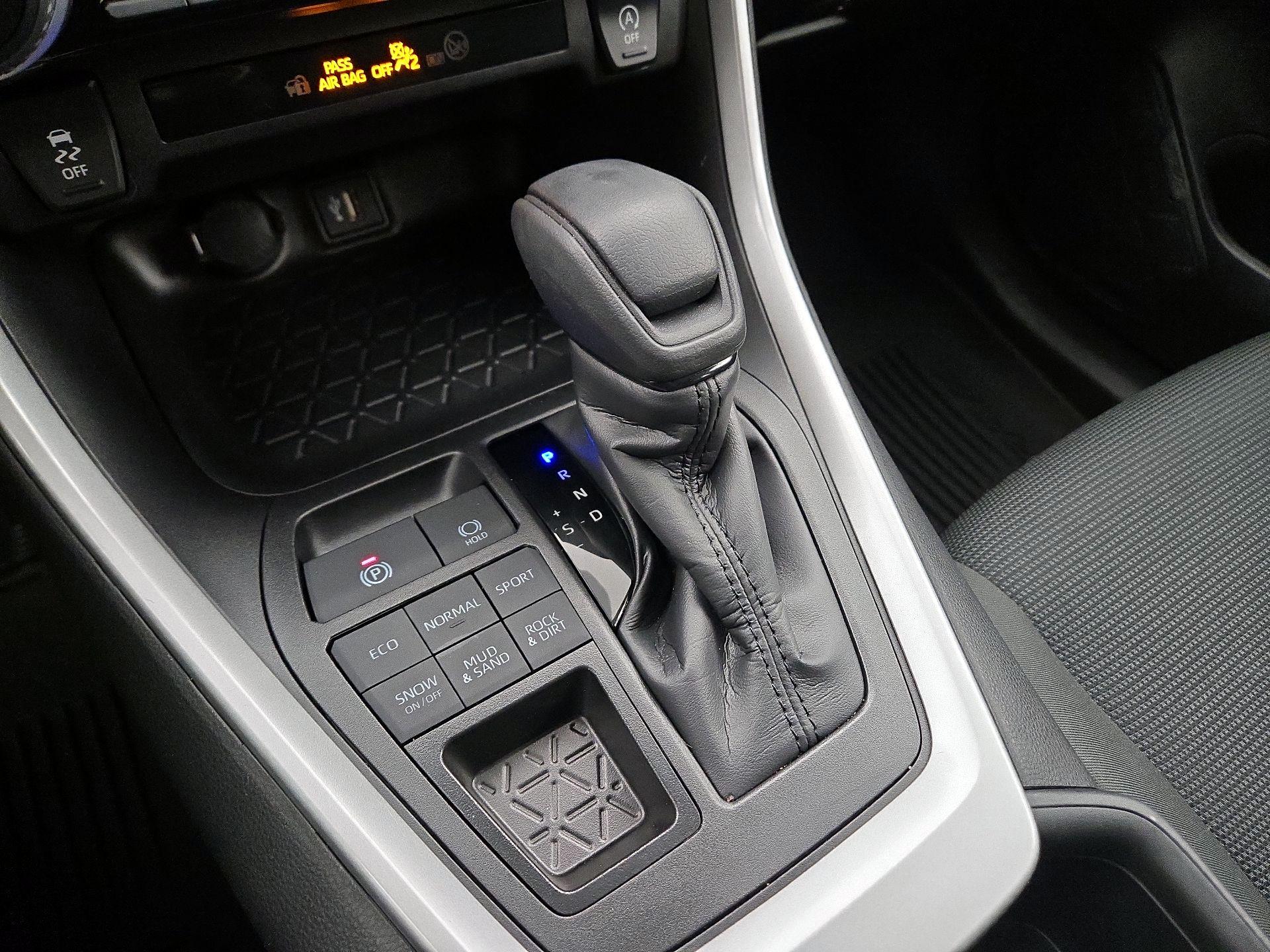 Thumbnail: 2025 Toyota RAV4 - 17