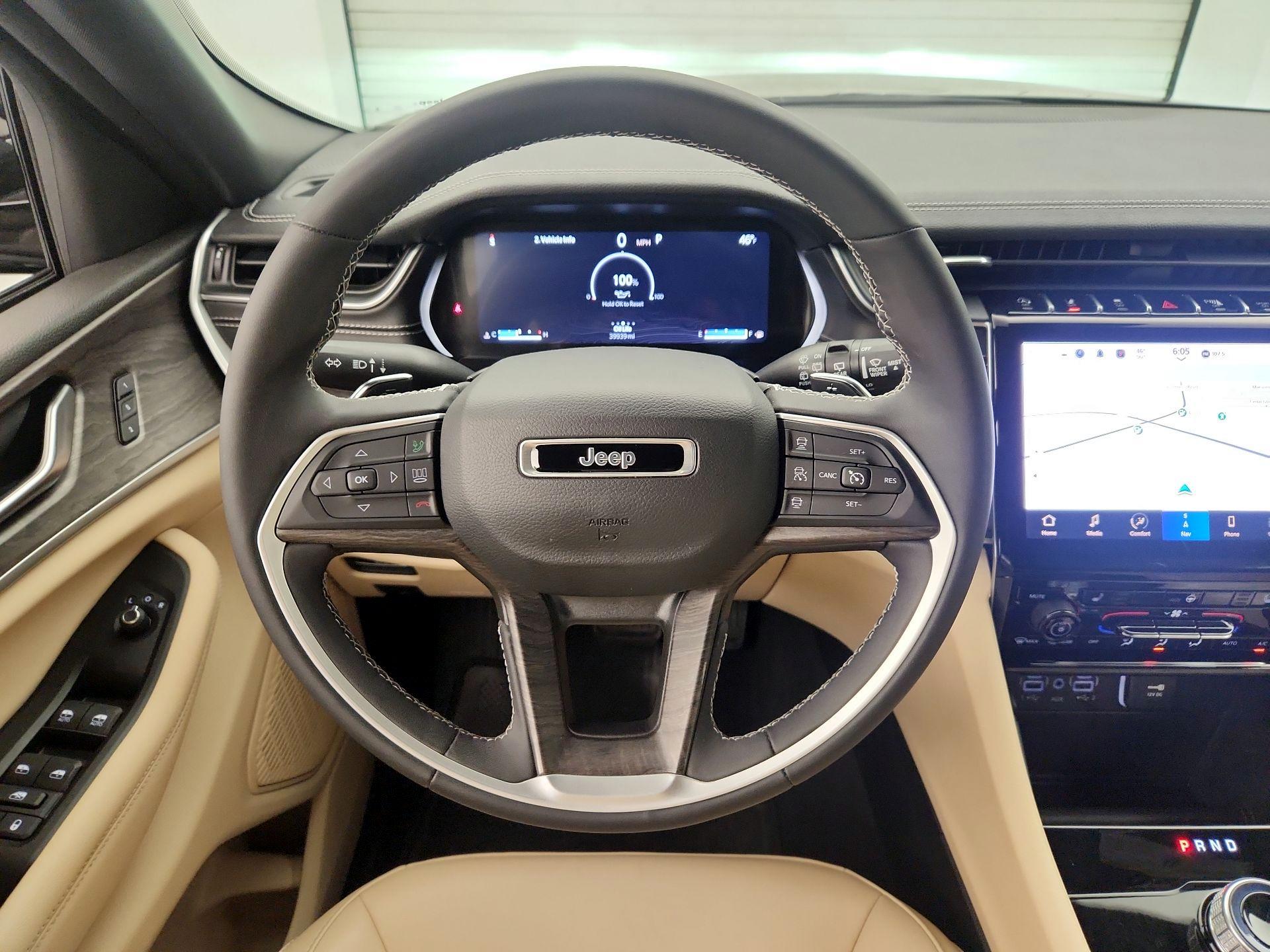 Thumbnail: 2023 Jeep Grand Cherokee - 10