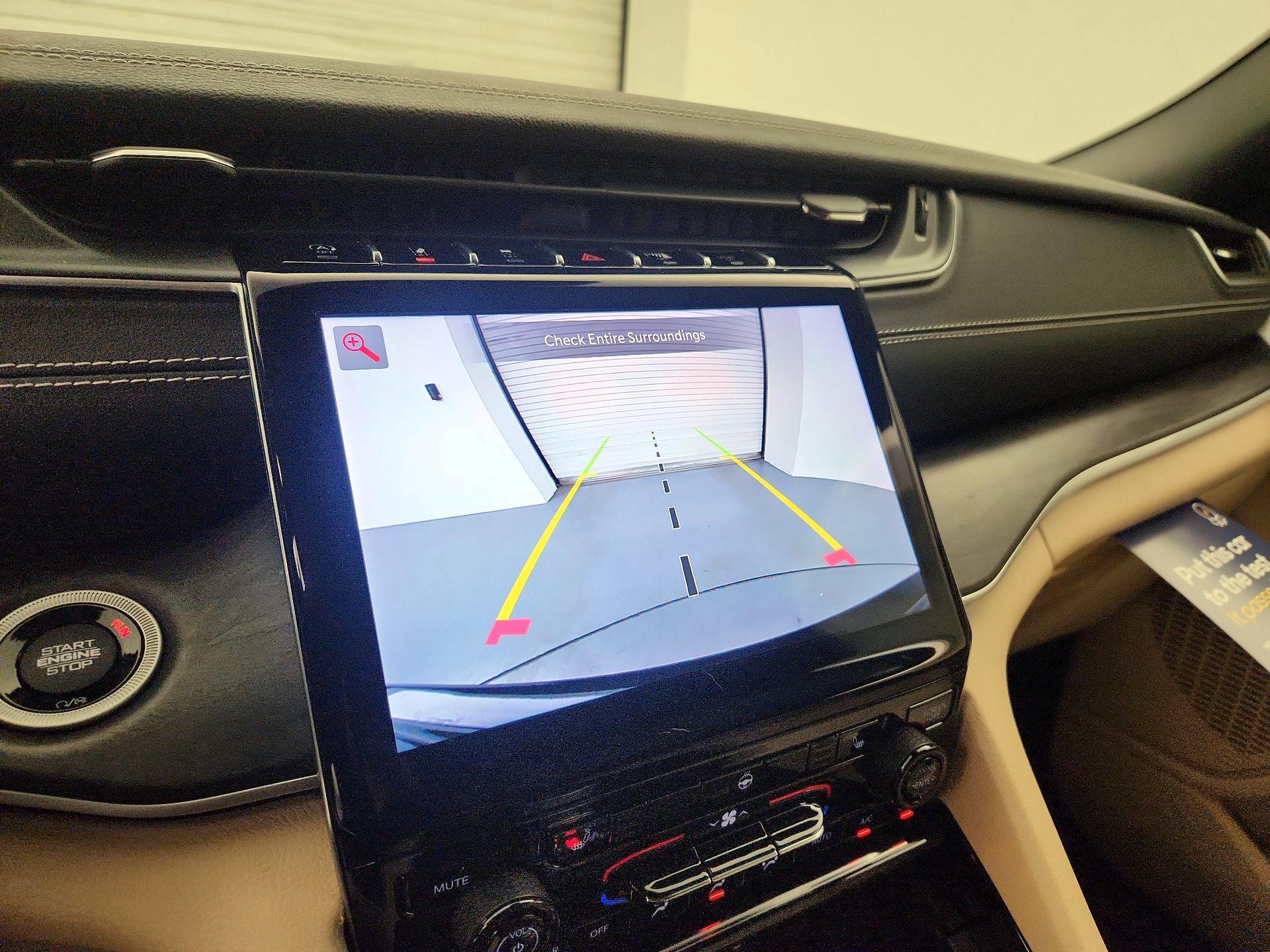 Thumbnail: 2023 Jeep Grand Cherokee - 15