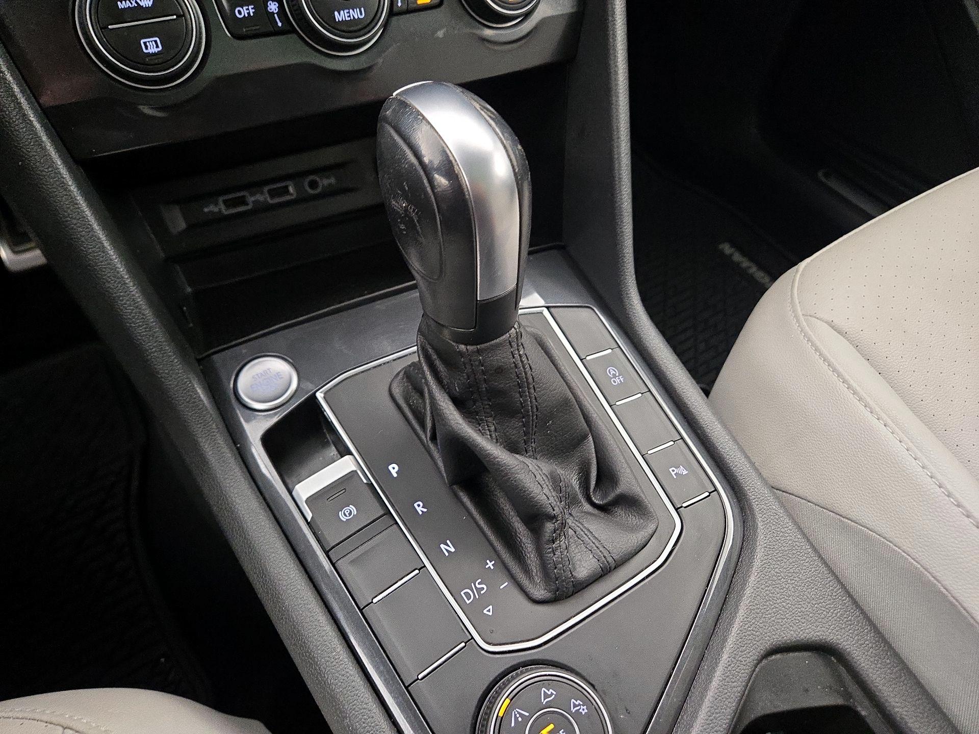 Thumbnail: 2020 Volkswagen Tiguan - 17