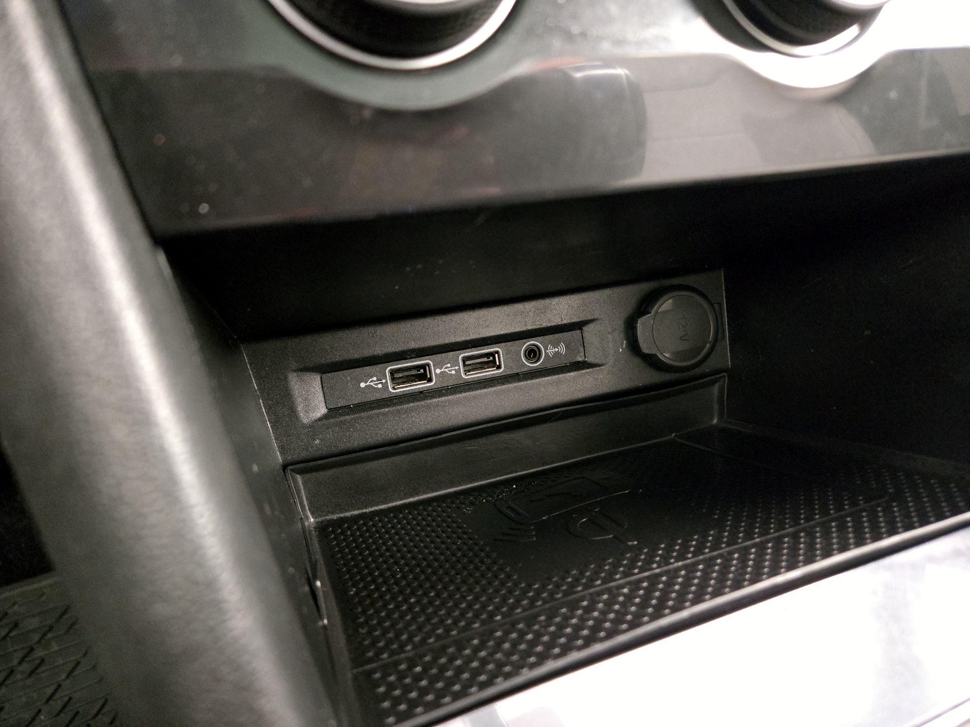 Thumbnail: 2020 Volkswagen Tiguan - 18