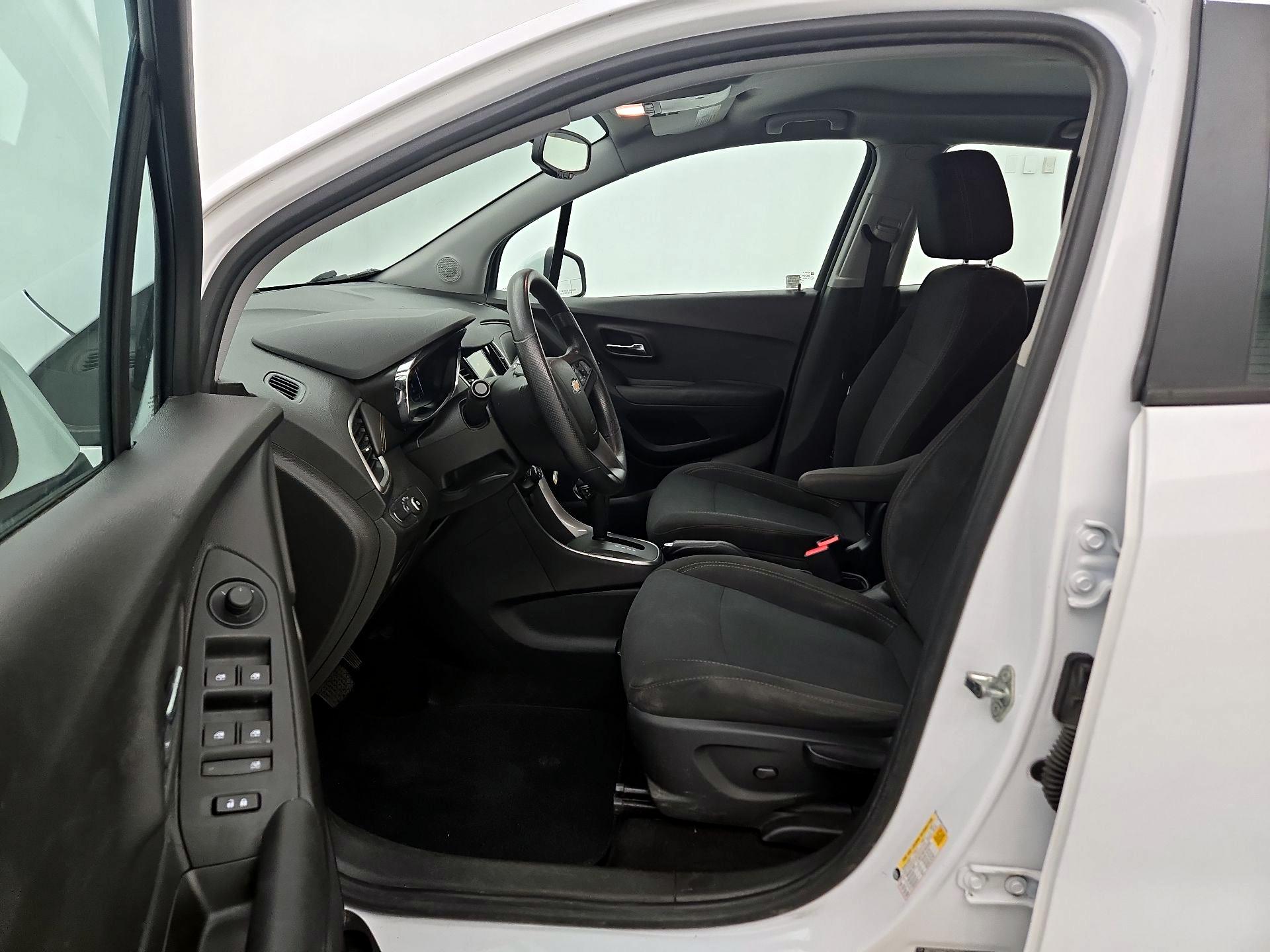 Thumbnail: 2018 Chevrolet Trax - 11