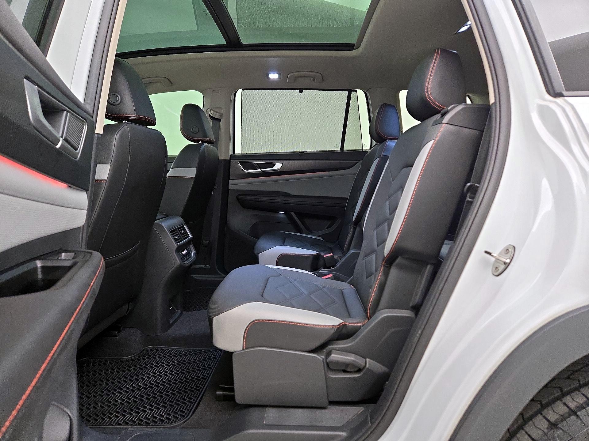 Thumbnail: 2024 Volkswagen Atlas - 20