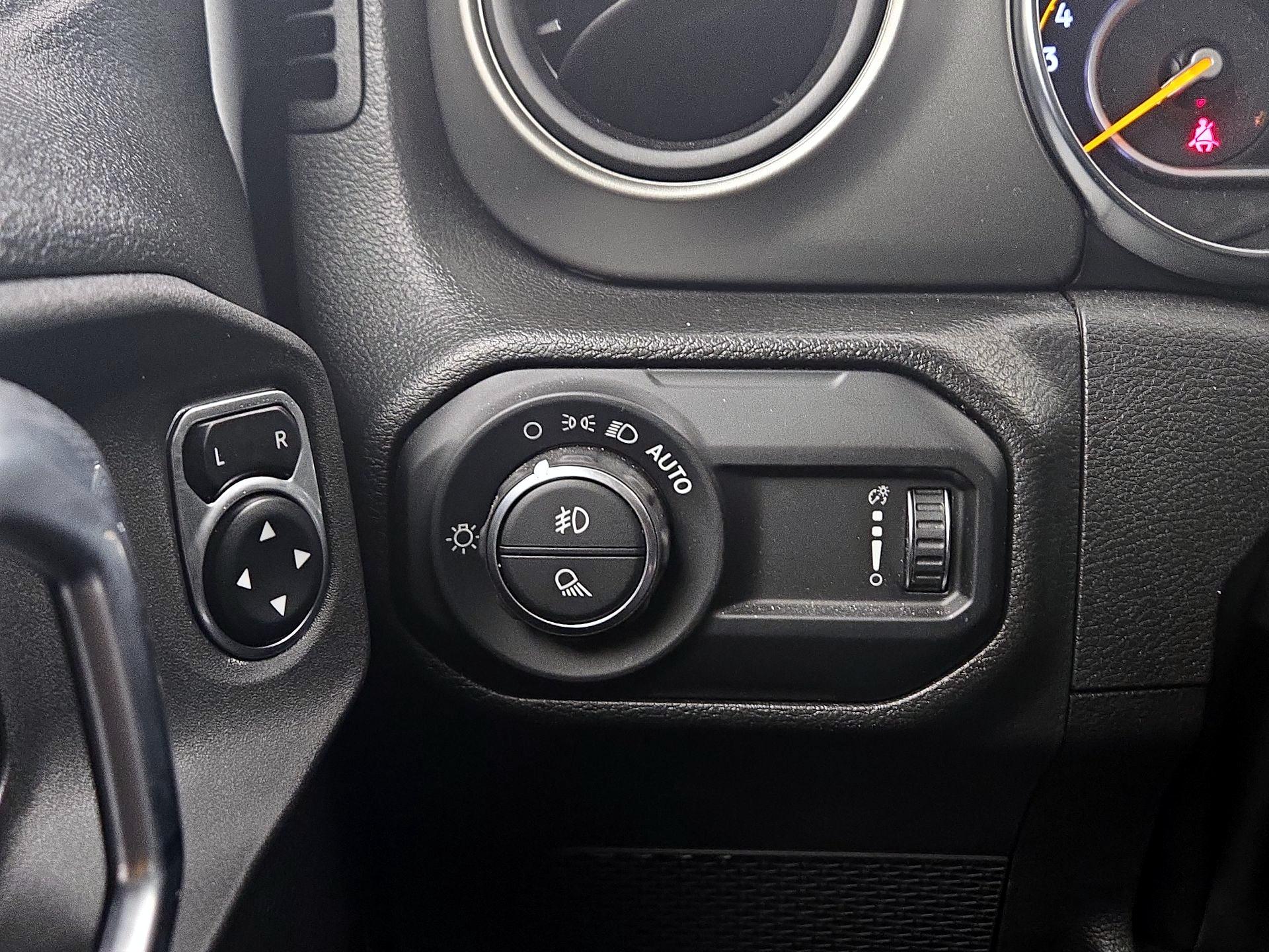 Thumbnail: 2023 Jeep Gladiator - 13