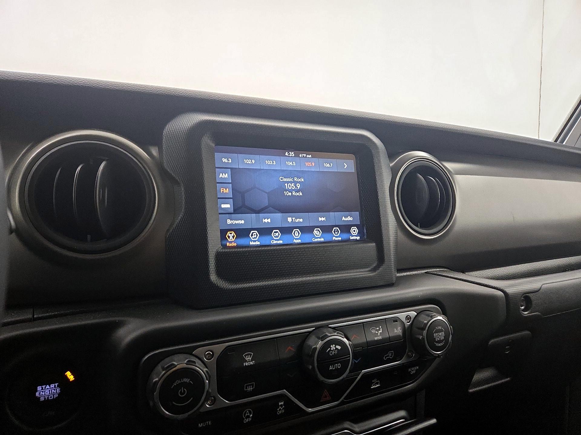 Thumbnail: 2023 Jeep Gladiator - 15