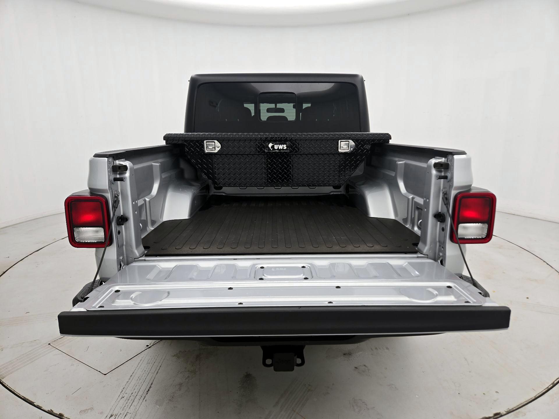 Thumbnail: 2023 Jeep Gladiator - 20