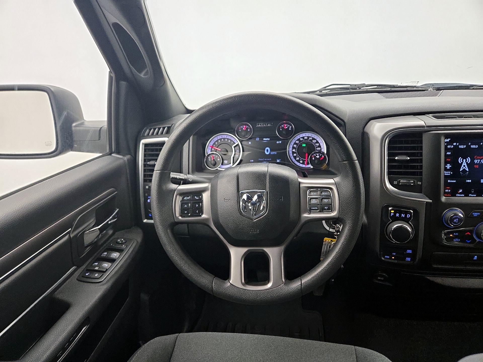 Thumbnail: 2021 RAM 1500 Classic - 10