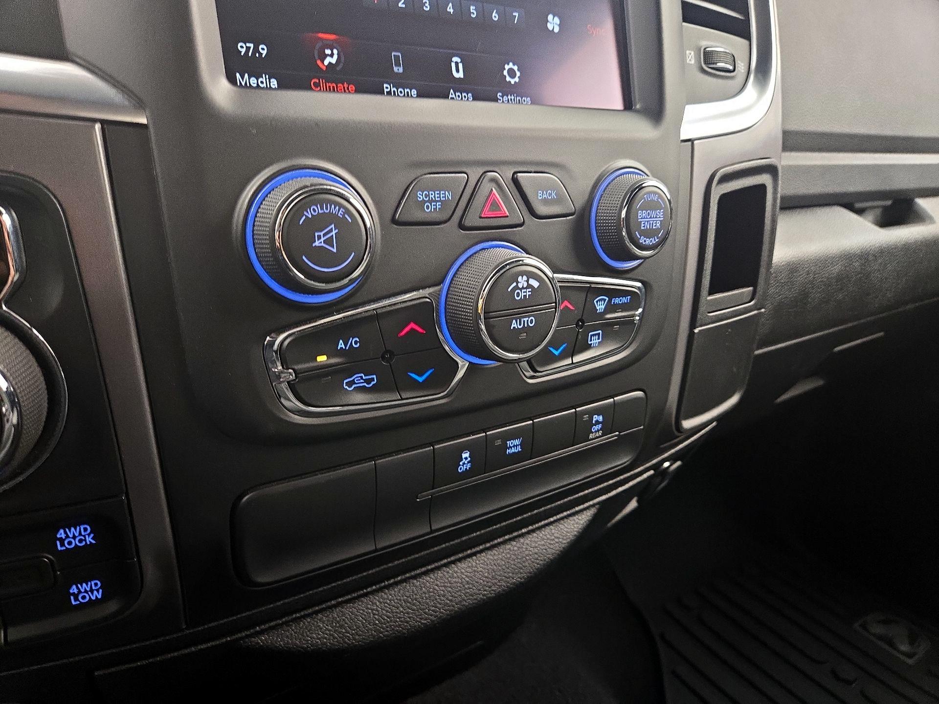 Thumbnail: 2021 RAM 1500 Classic - 16