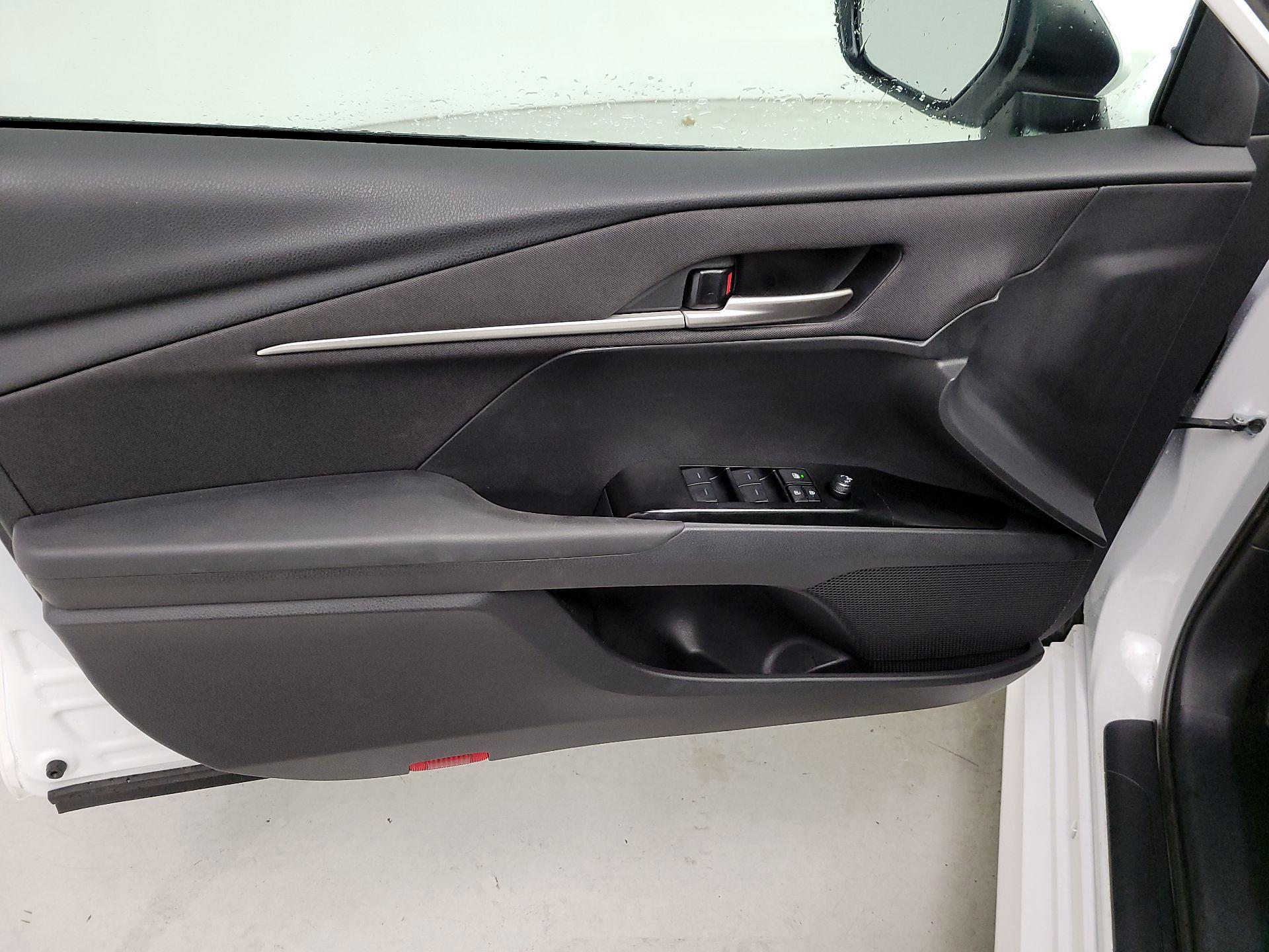 Thumbnail: 2025 Toyota Camry - 12