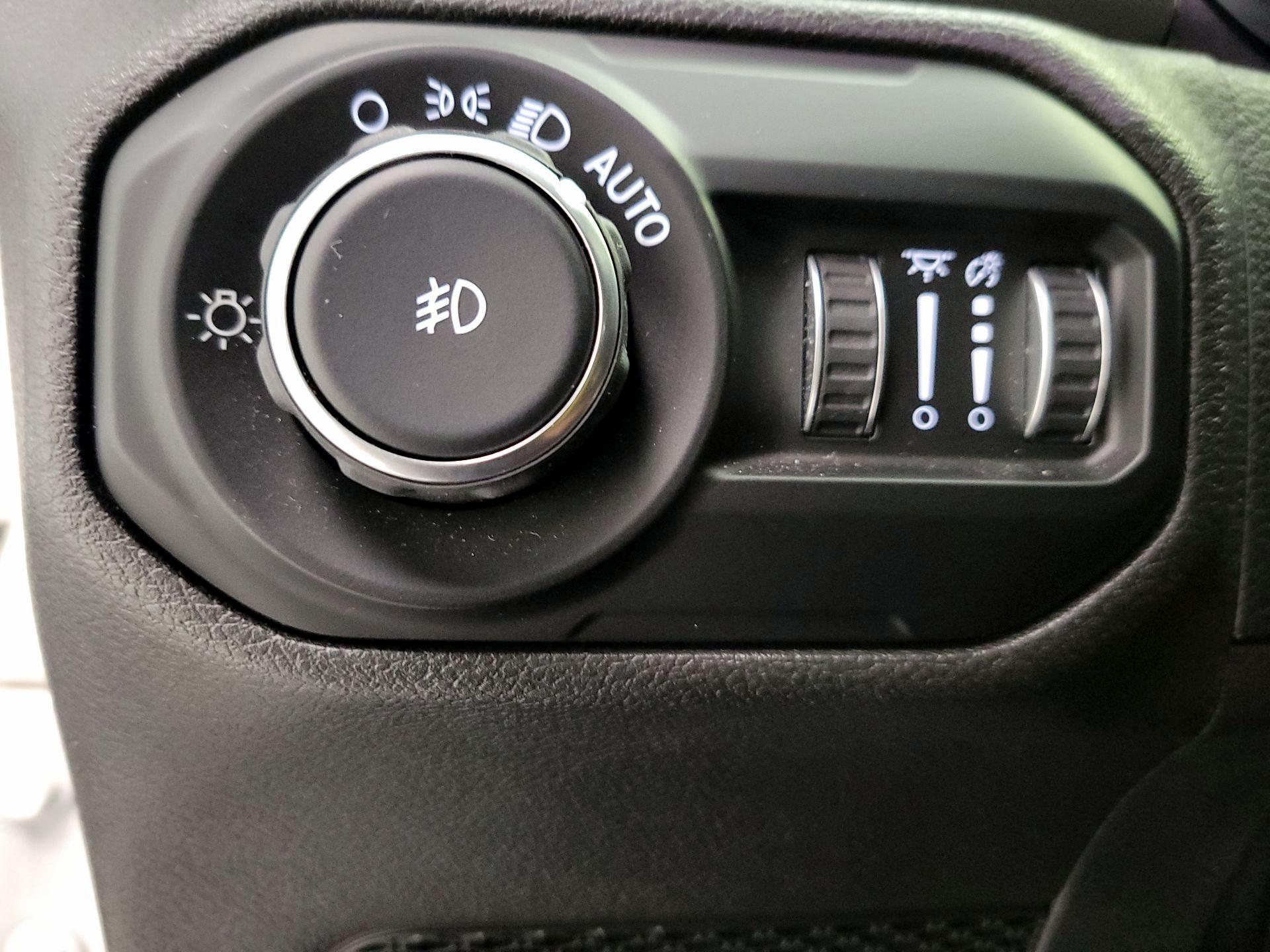 Thumbnail: 2021 Jeep Wrangler - 13