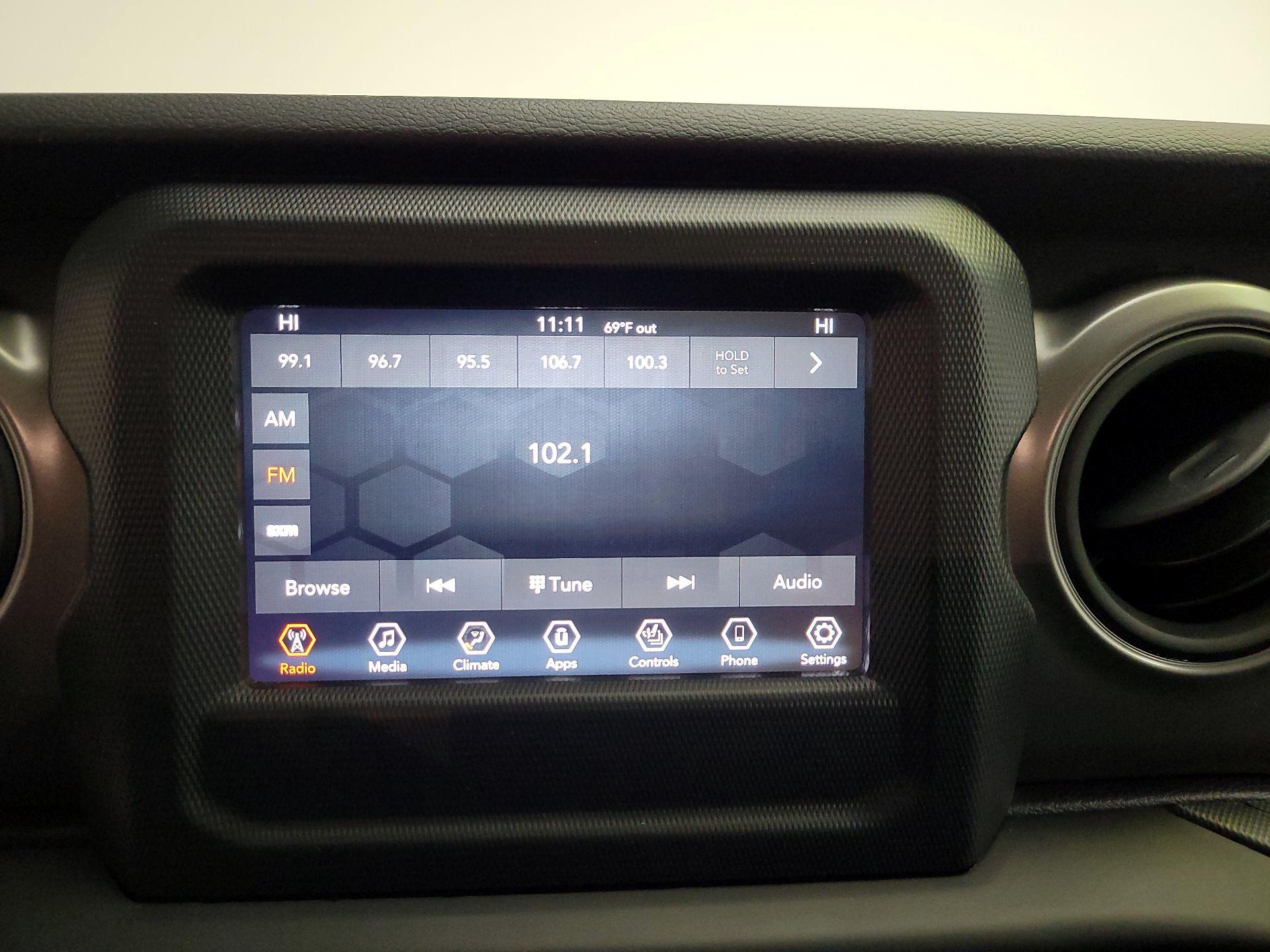 Thumbnail: 2021 Jeep Wrangler - 15