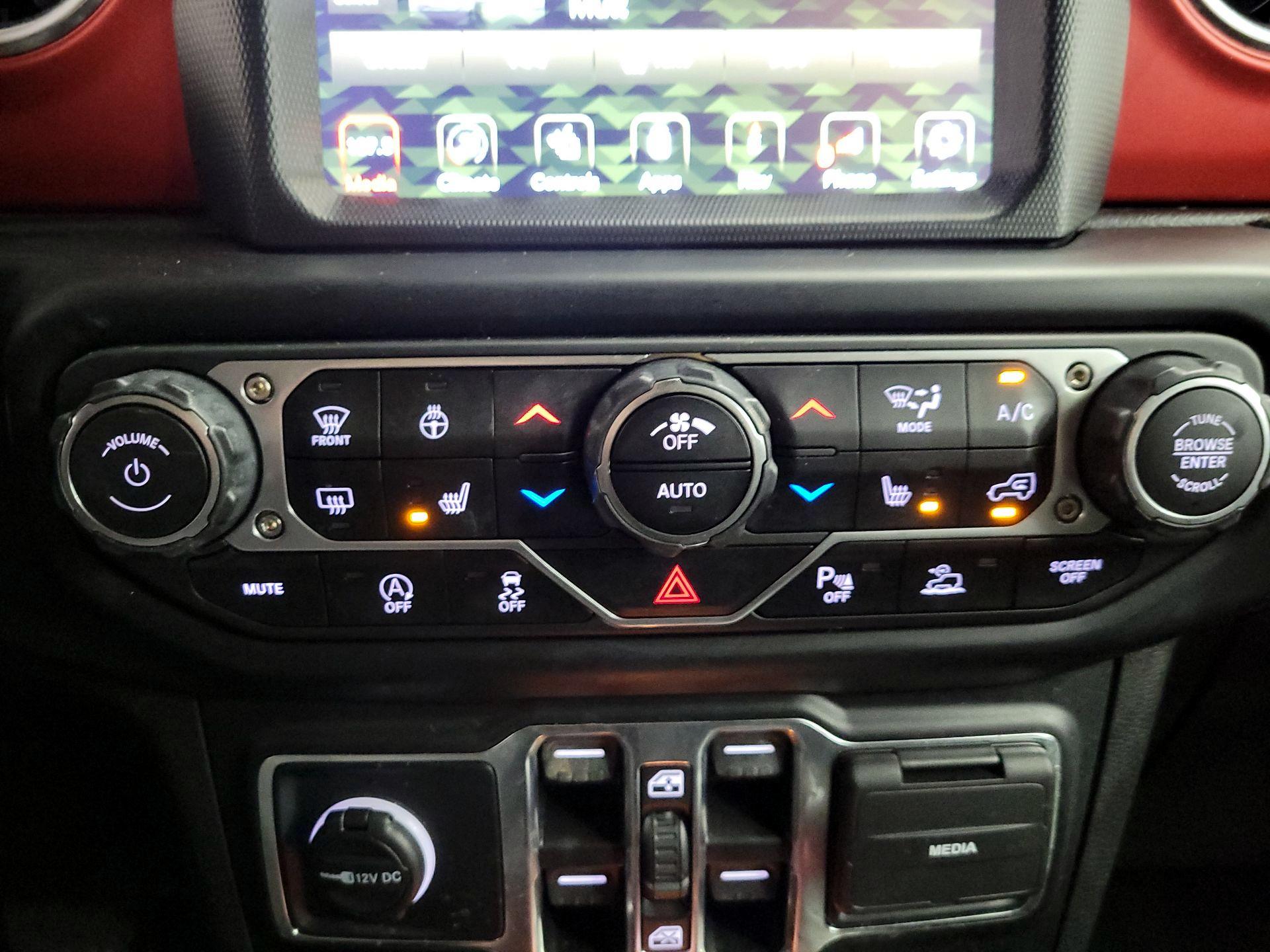 Thumbnail: 2022 Jeep Wrangler - 17