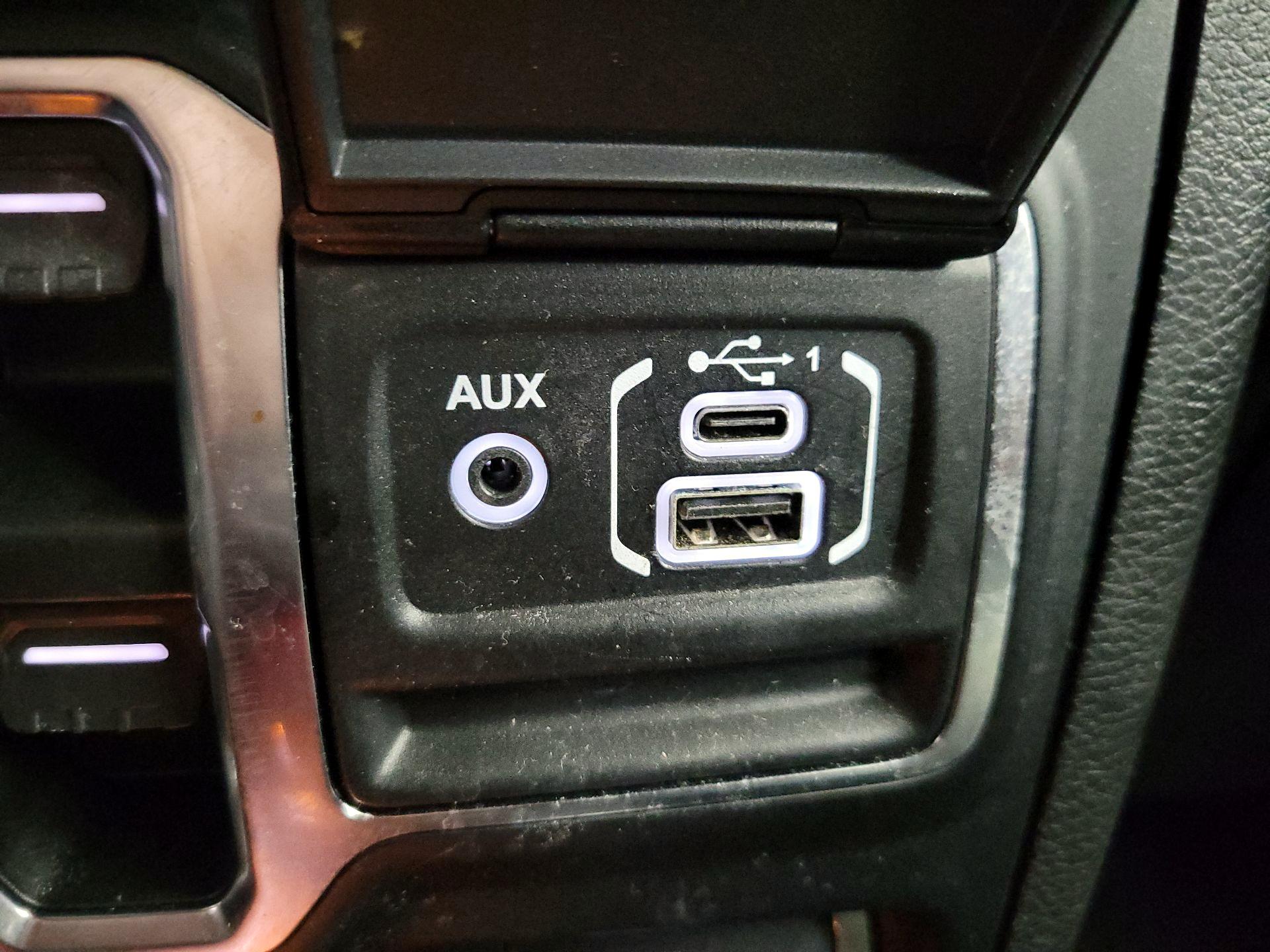 Thumbnail: 2022 Jeep Wrangler - 19