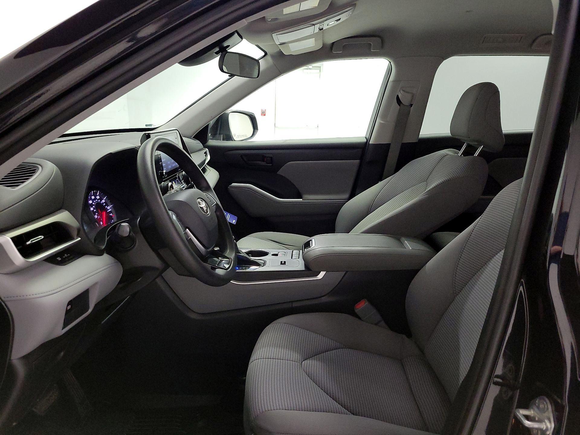 Thumbnail: 2021 Toyota Highlander - 11