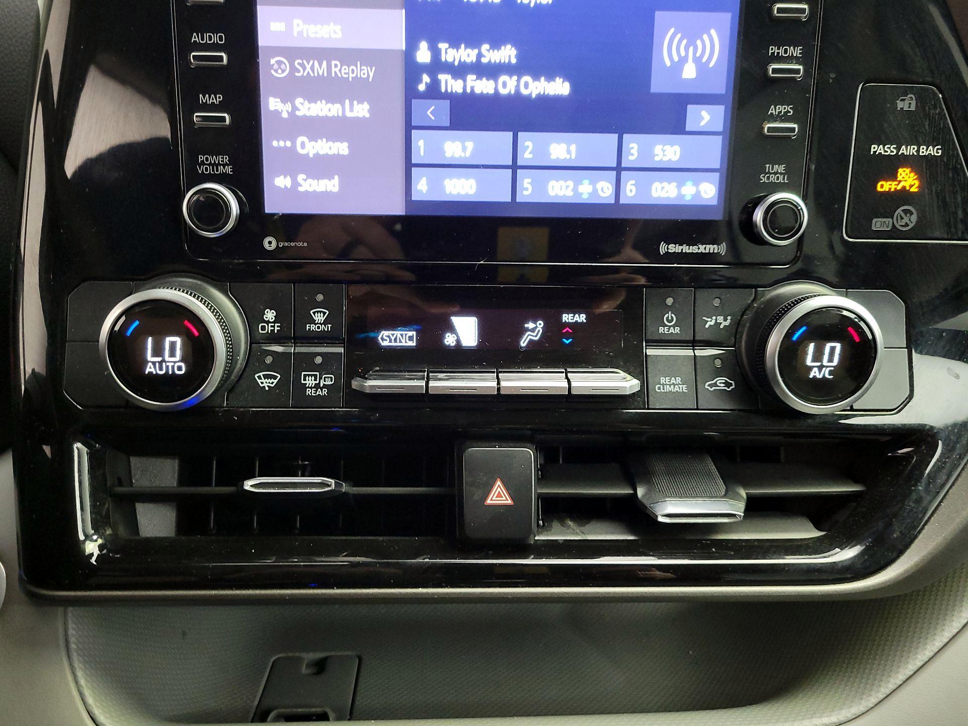 Thumbnail: 2021 Toyota Highlander - 16