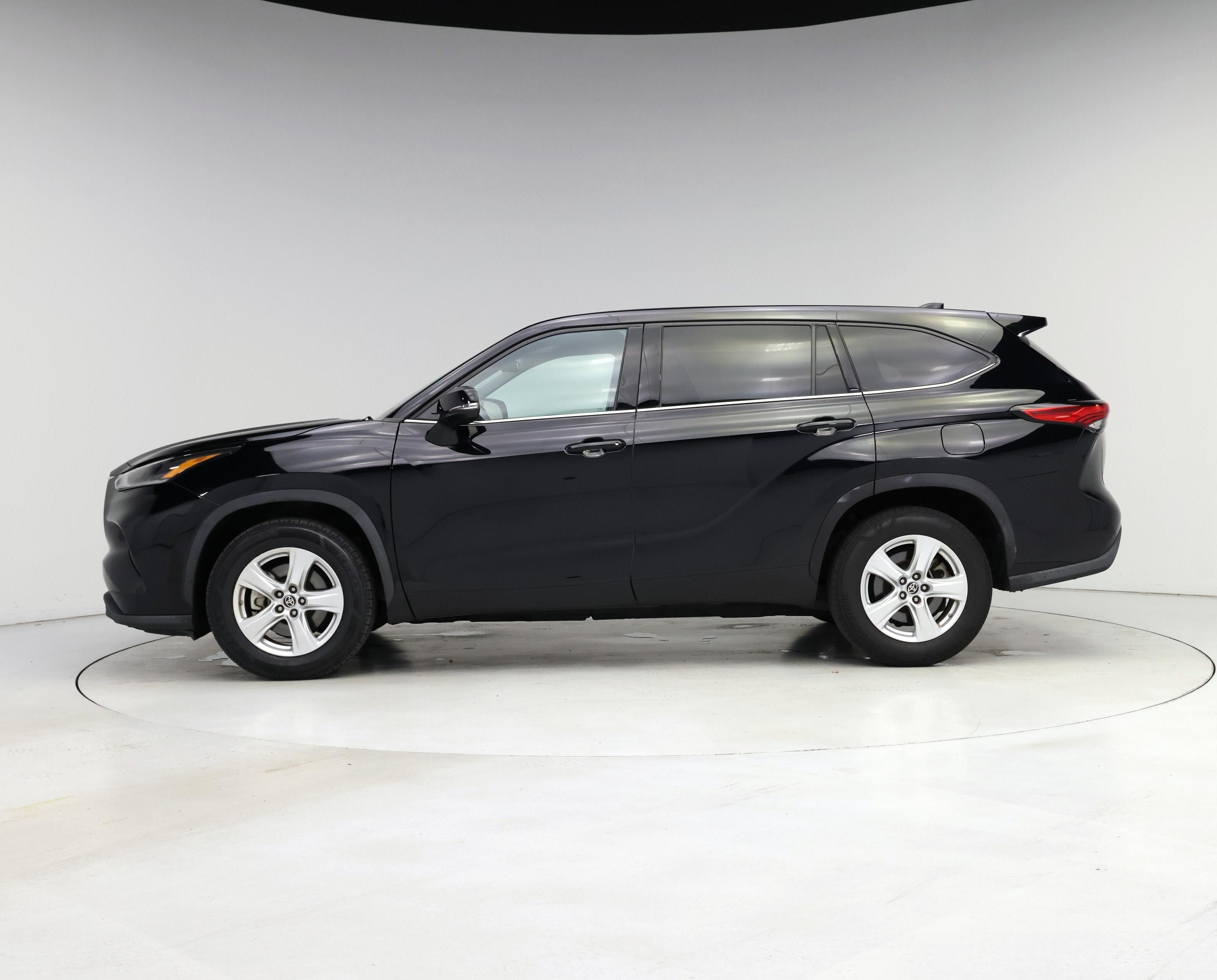 Thumbnail: 2021 Toyota Highlander - 3