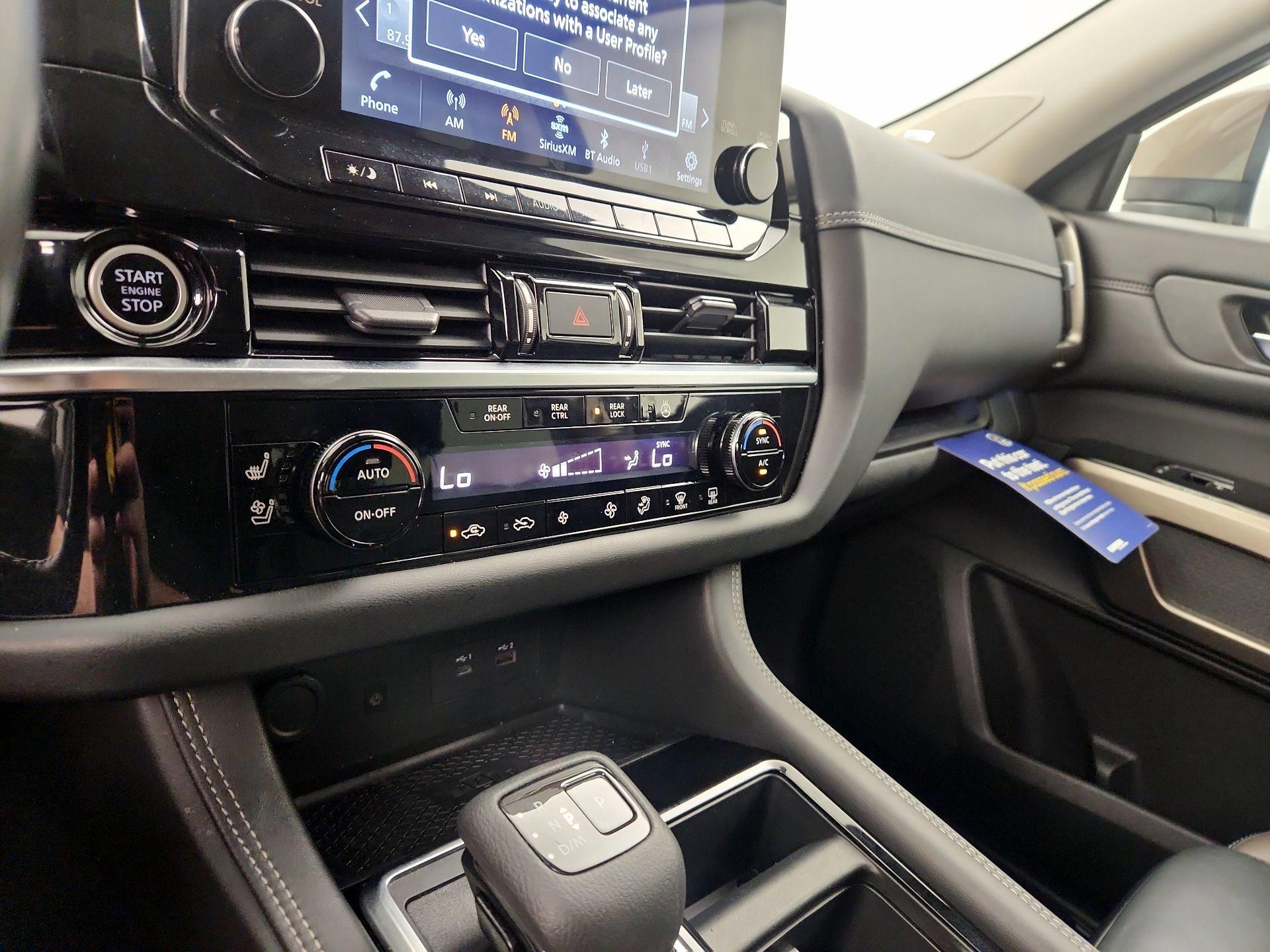 Thumbnail: 2023 Nissan Pathfinder - 16