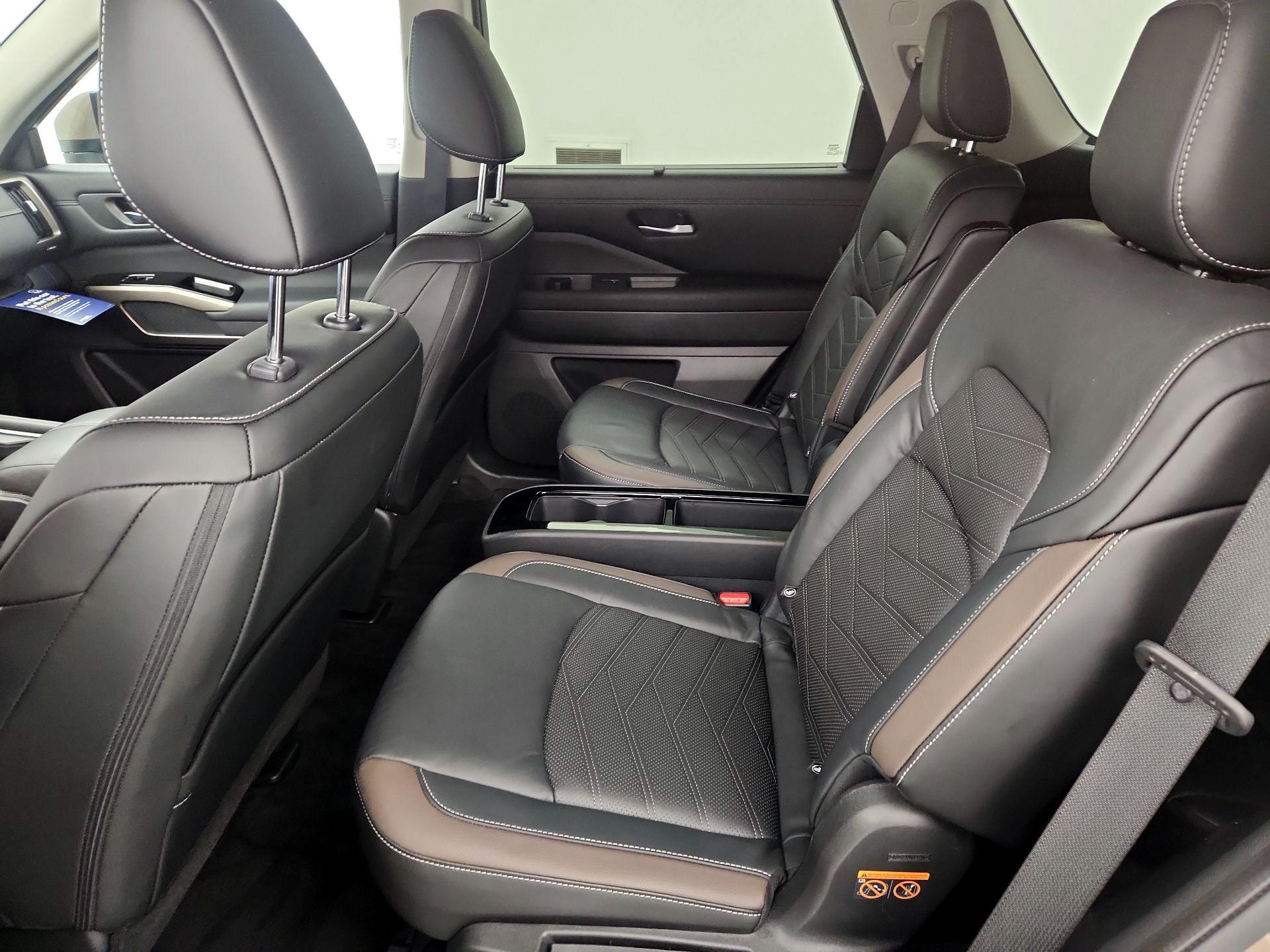 Thumbnail: 2023 Nissan Pathfinder - 19