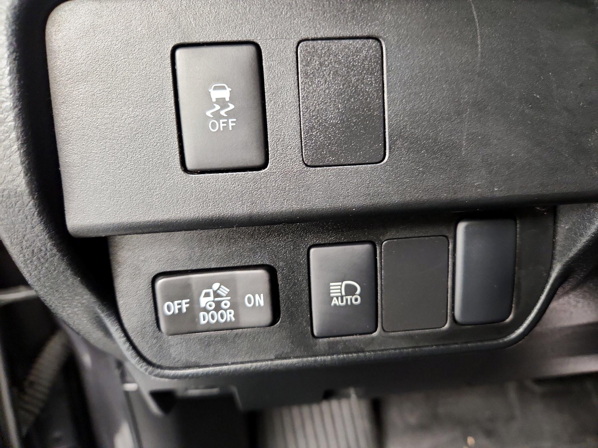 Thumbnail: 2022 Toyota Tacoma - 13