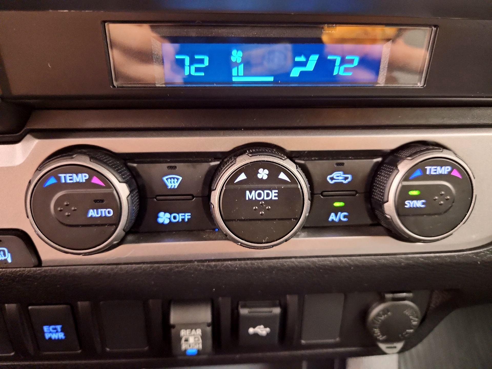 Thumbnail: 2022 Toyota Tacoma - 16