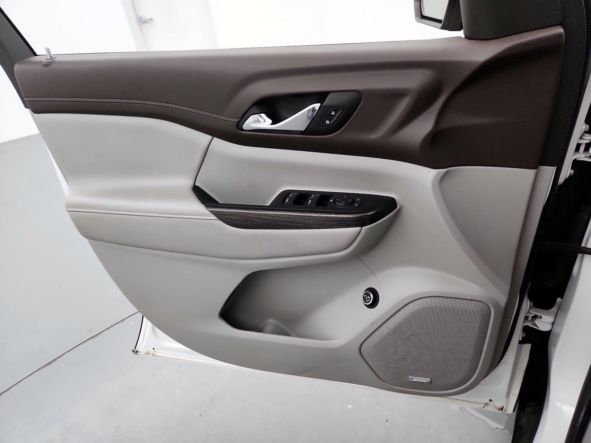 Thumbnail: 2023 GMC Acadia - 12