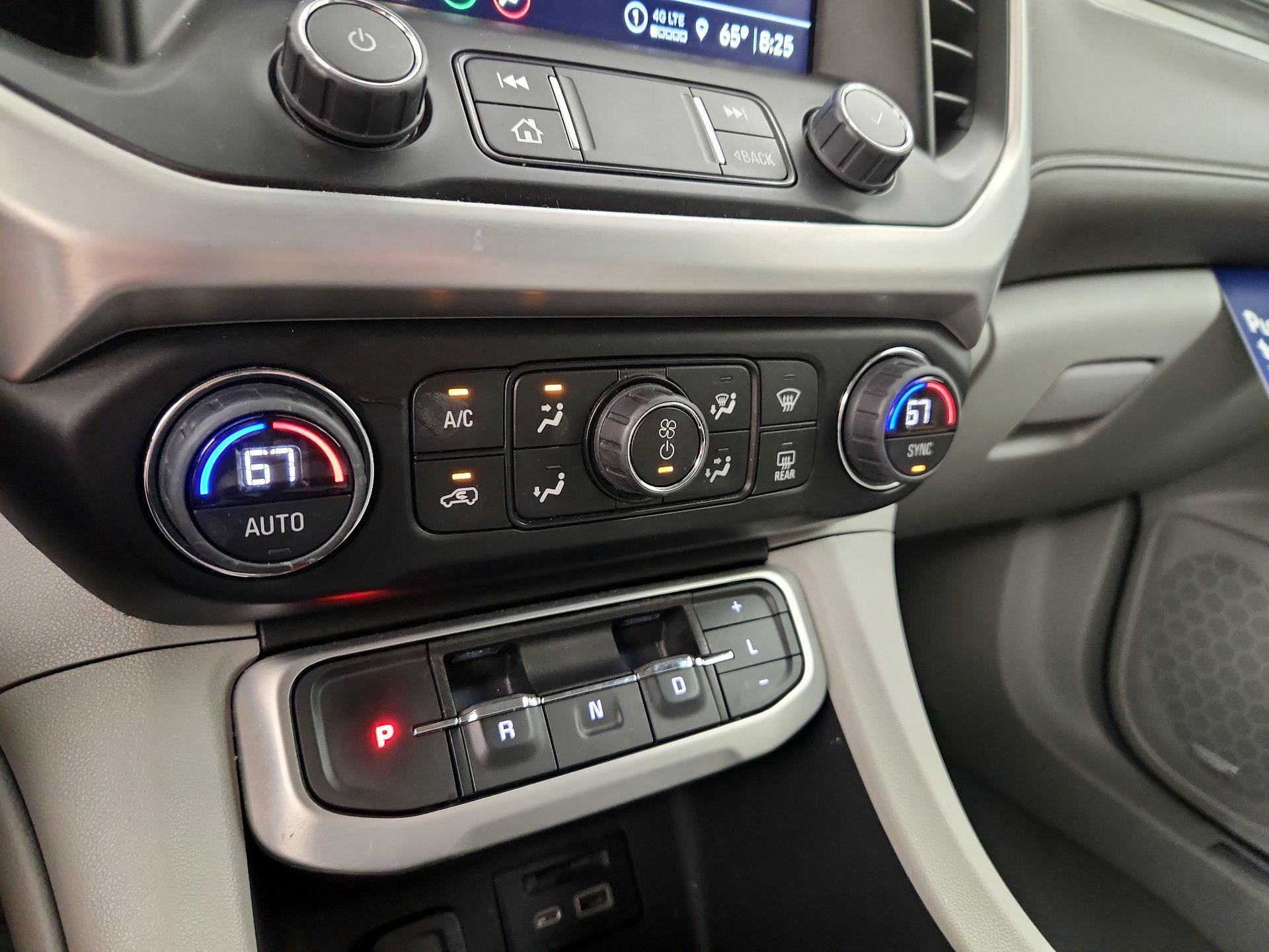 Thumbnail: 2023 GMC Acadia - 16