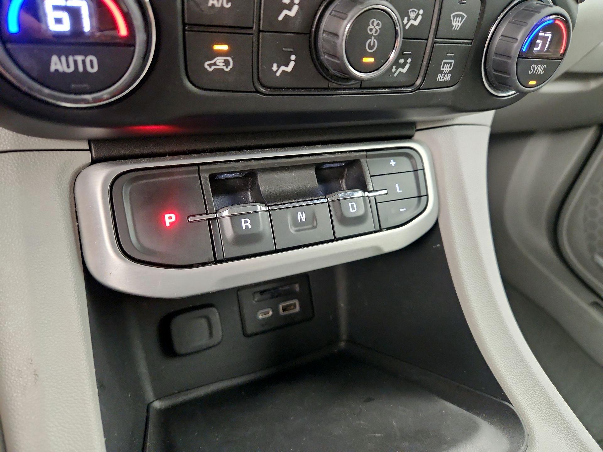 Thumbnail: 2023 GMC Acadia - 17