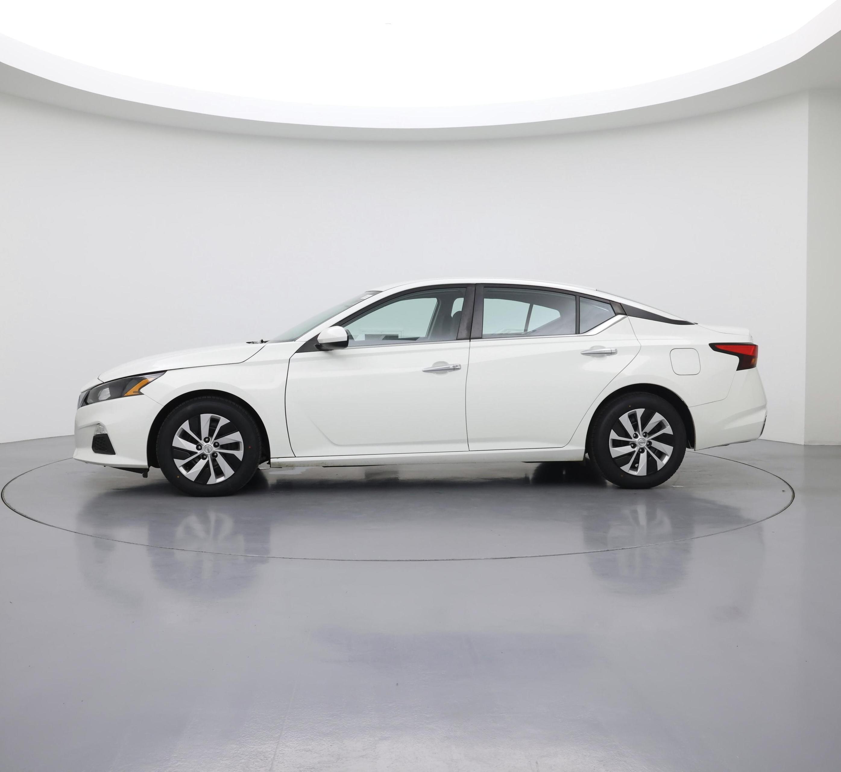 Thumbnail: 2022 Nissan Altima - 3