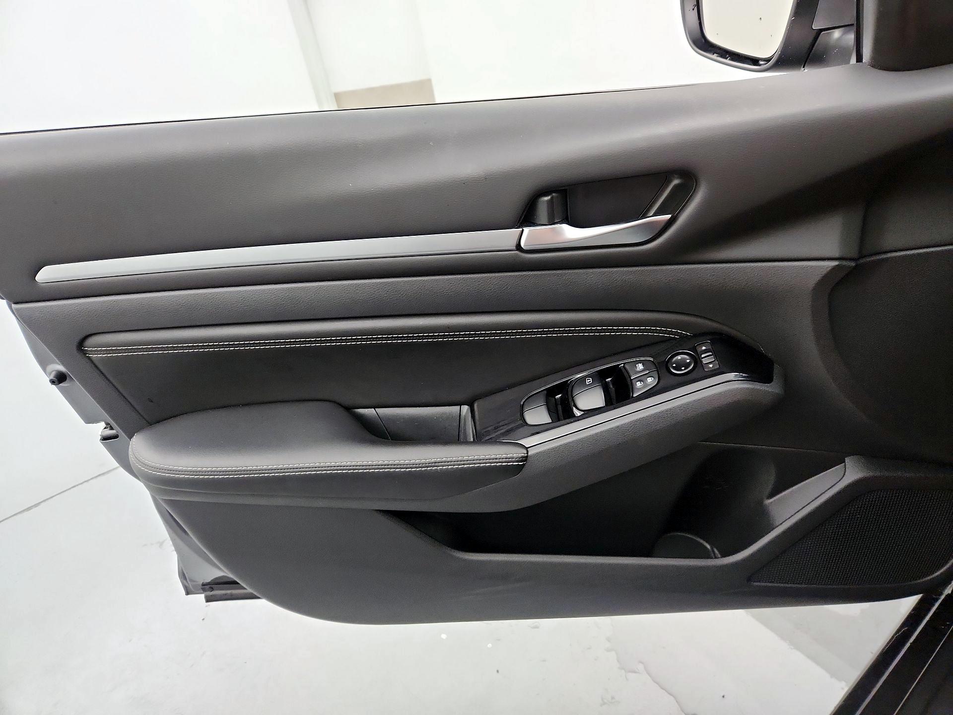 Thumbnail: 2022 Nissan Altima - 12