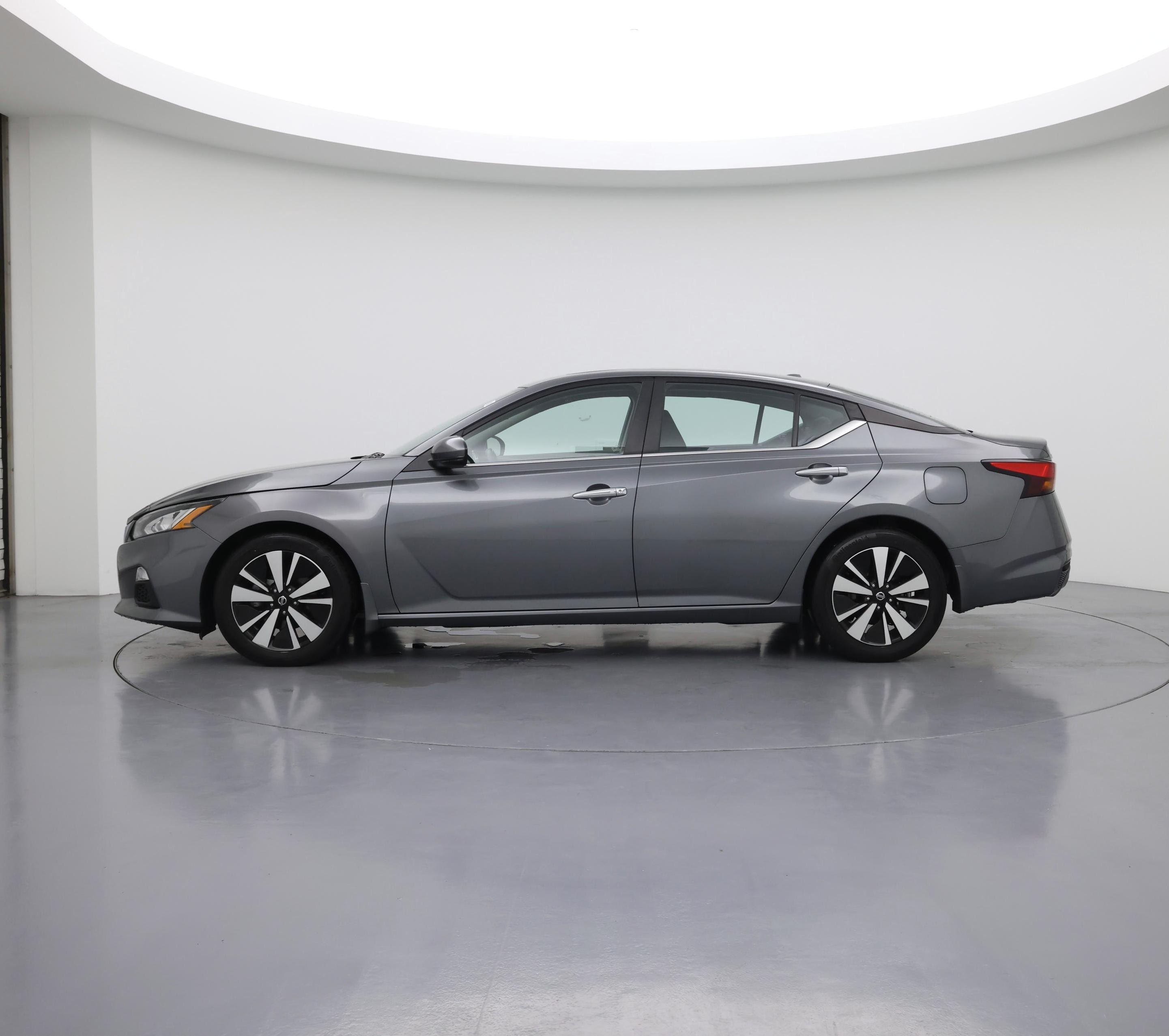 Thumbnail: 2022 Nissan Altima - 3