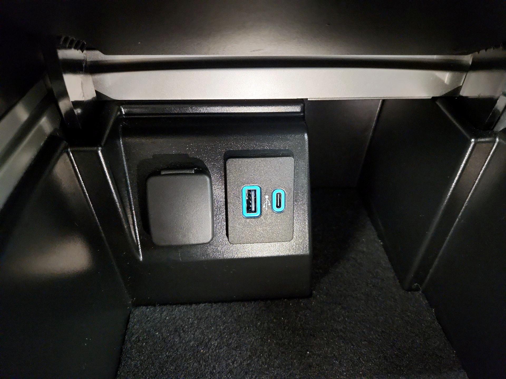 Thumbnail: 2023 Ford Explorer - 16