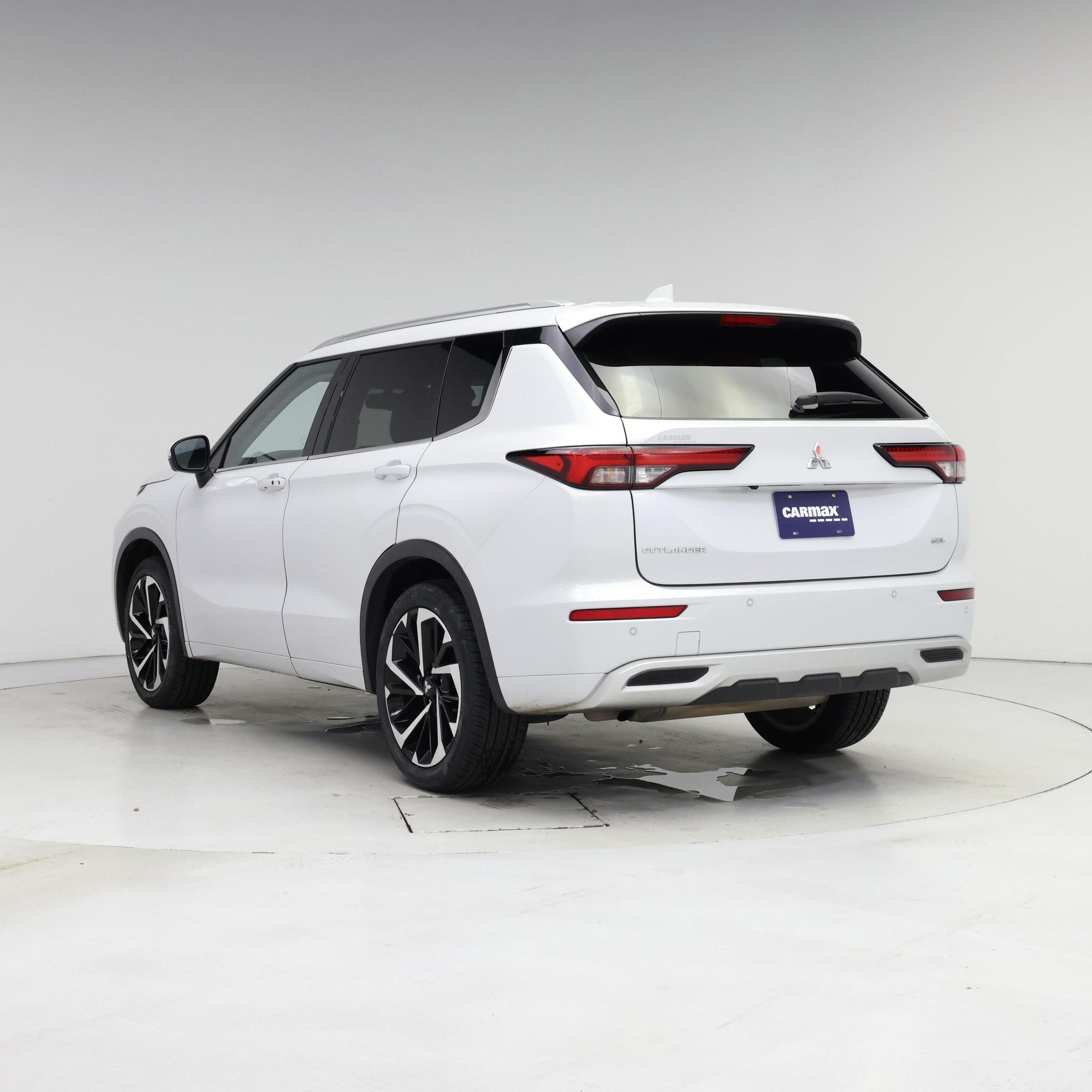 Thumbnail: 2024 Mitsubishi Outlander - 2