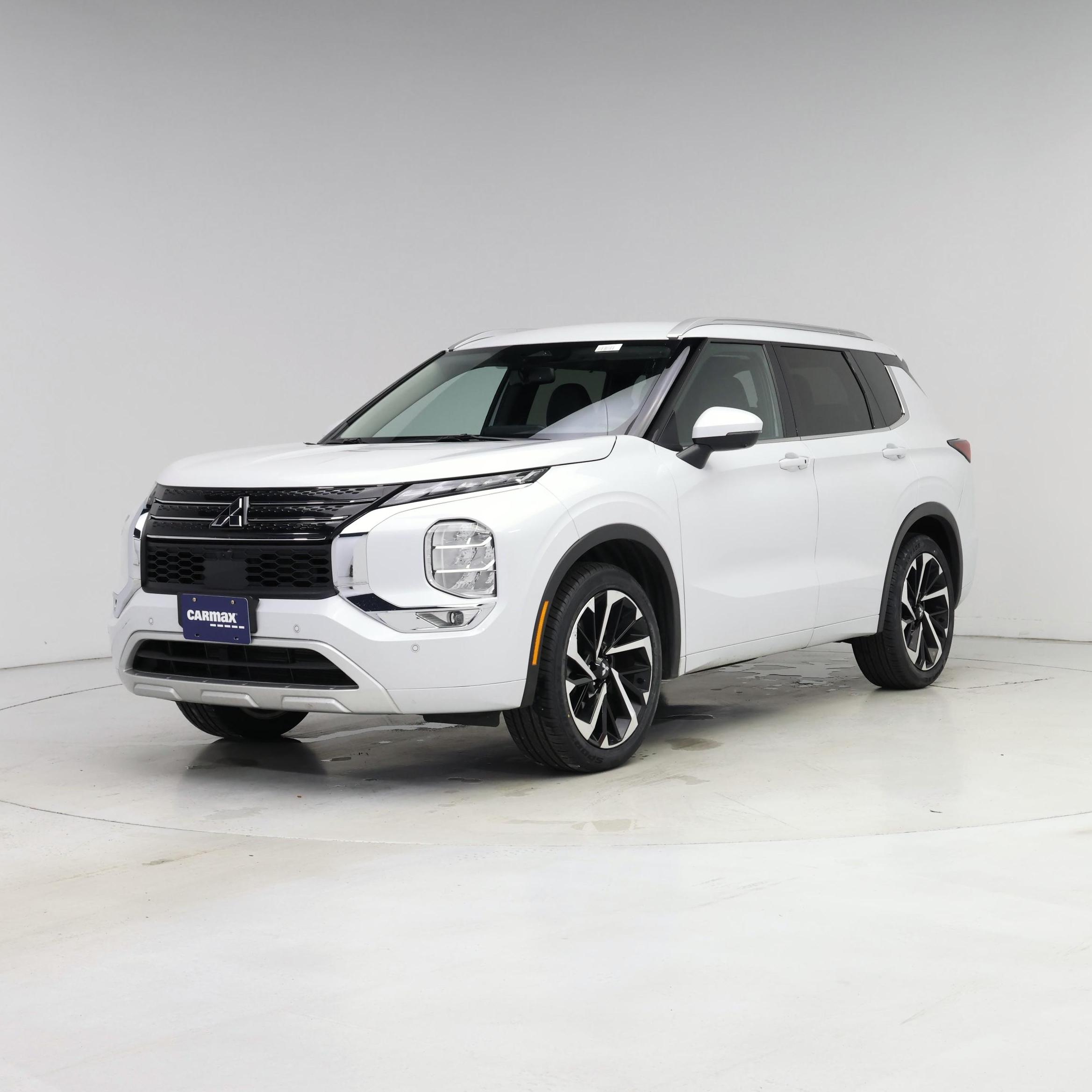 Thumbnail: 2024 Mitsubishi Outlander - 4