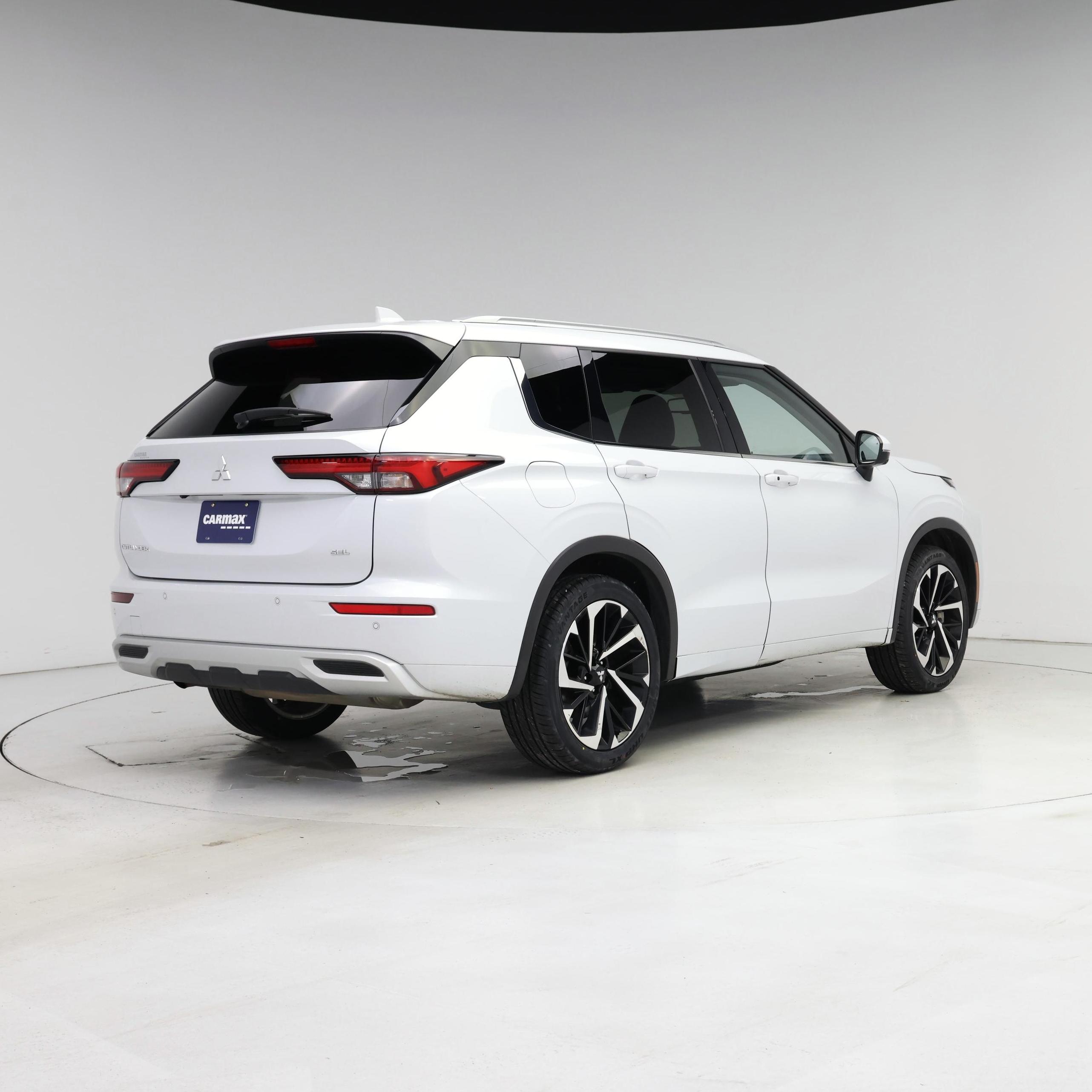 Thumbnail: 2024 Mitsubishi Outlander - 8