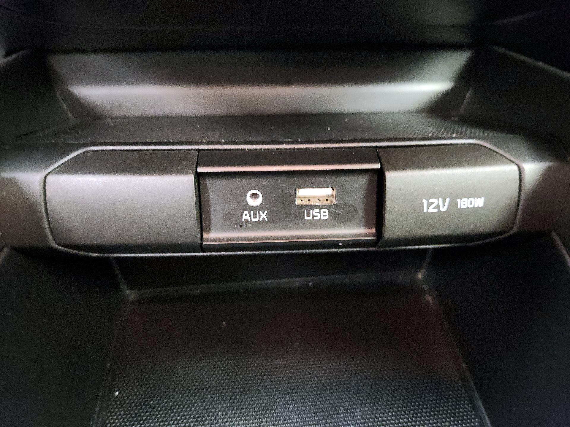 Thumbnail: 2020 Kia Rio - 16