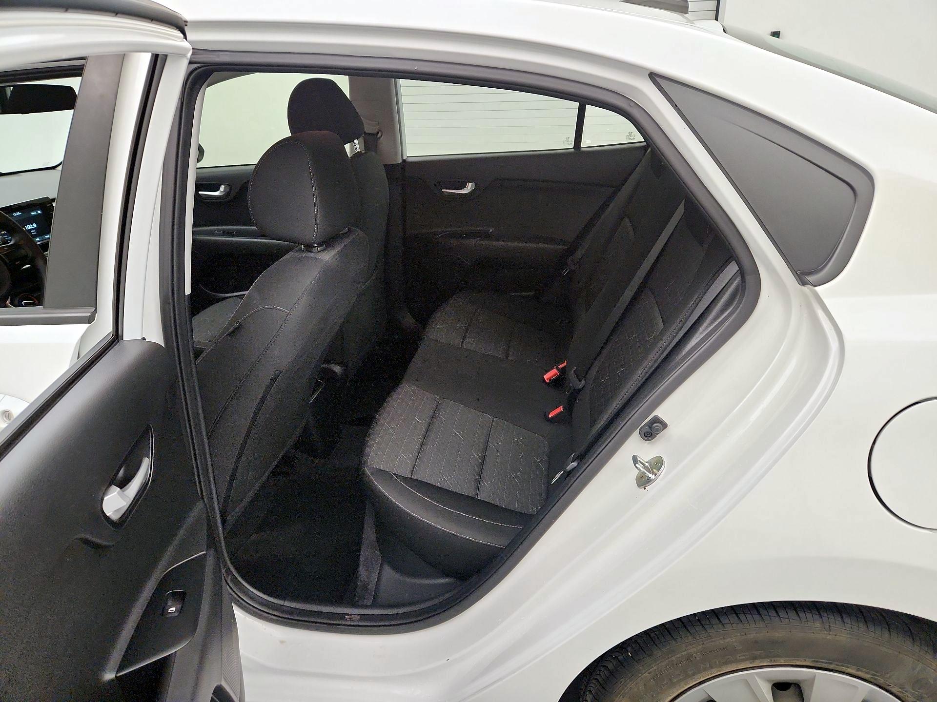 Thumbnail: 2020 Kia Rio - 17