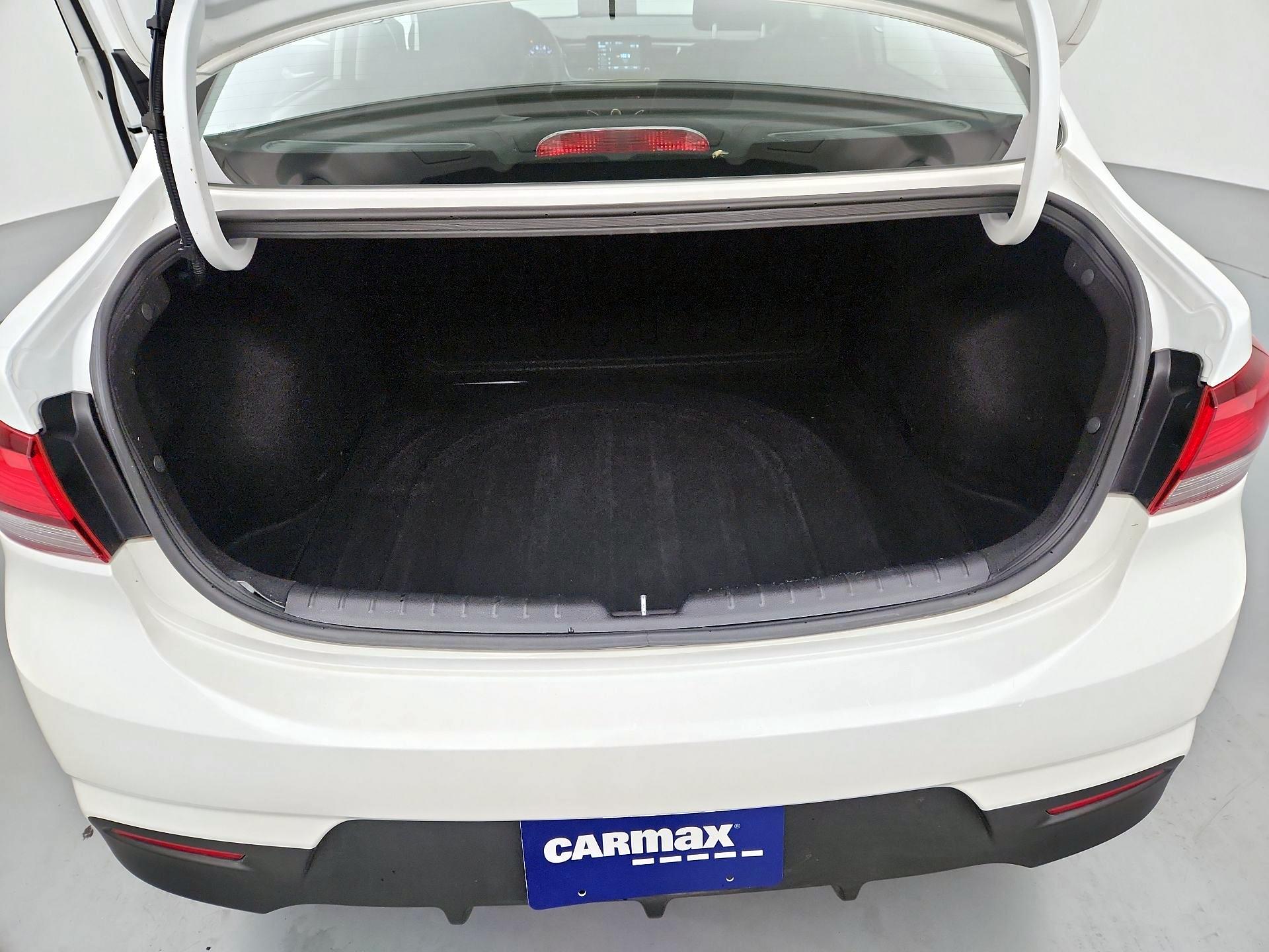 Thumbnail: 2020 Kia Rio - 18